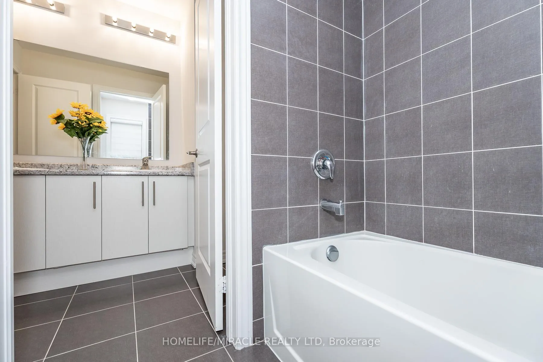 Photo 41 of 5 Ainslie Hill Crescent, Georgina, Sutton & Jackson's Point — HOMEH