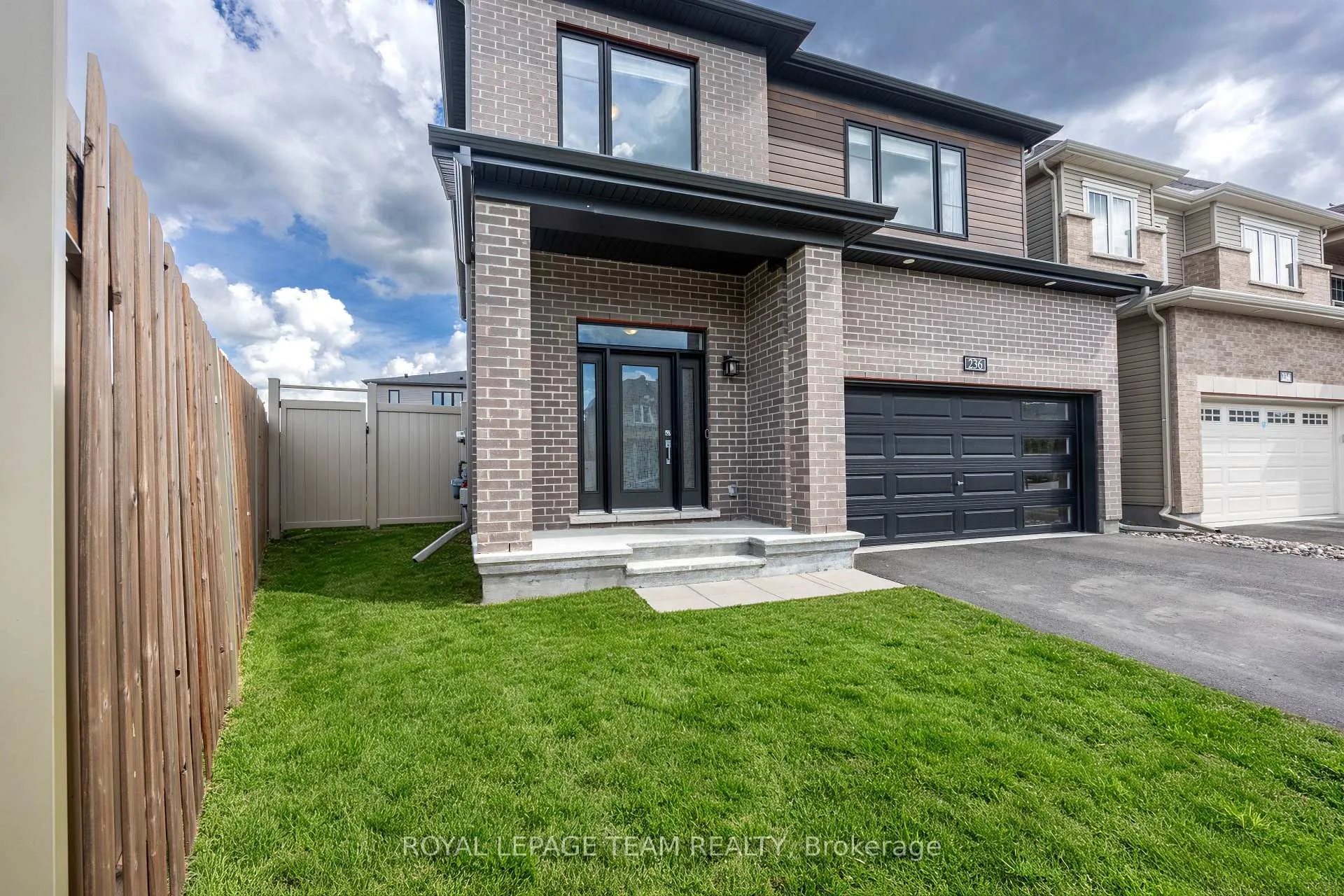 Photo 2 of 236 Calvington Avenue, Ottawa, Kanata - Kanata Lakes/Heritage Hills — HOMEH