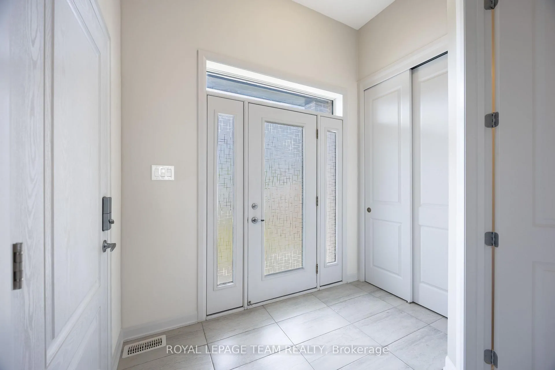 Photo 3 of 236 Calvington Avenue, Ottawa, Kanata - Kanata Lakes/Heritage Hills — HOMEH