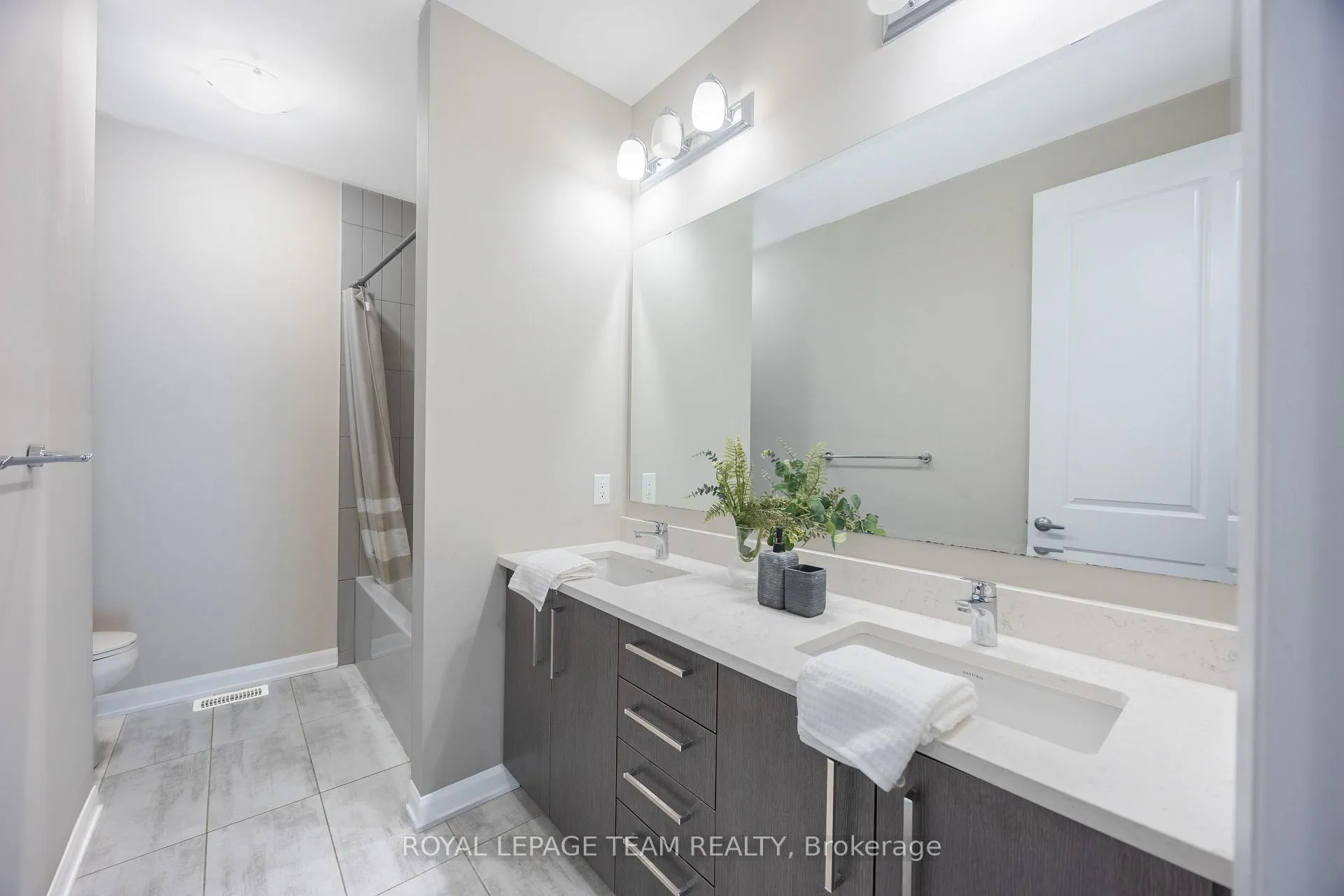 Photo 40 of 236 Calvington Avenue, Ottawa, Kanata - Kanata Lakes/Heritage Hills — HOMEH
