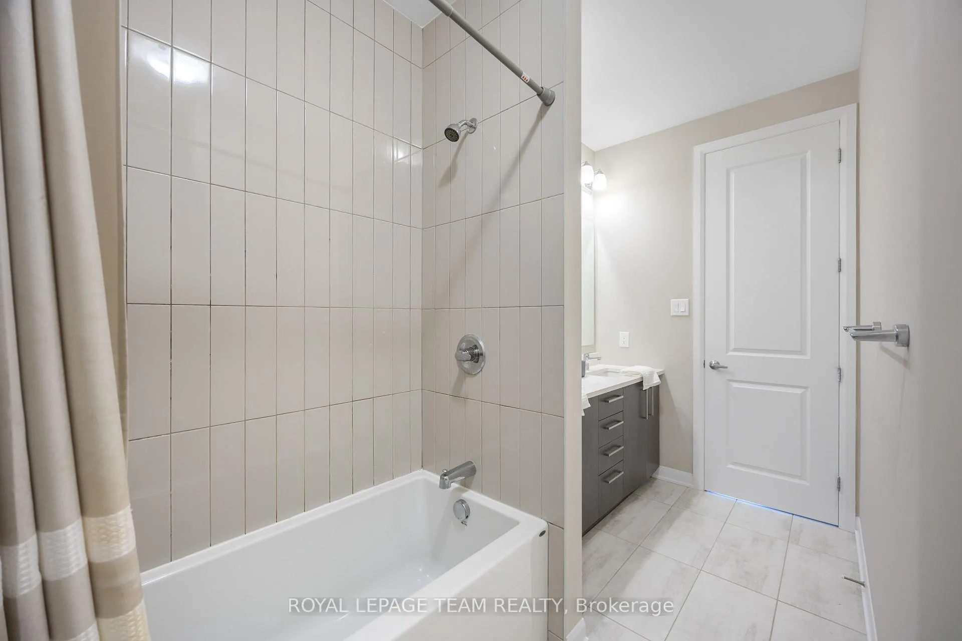 Photo 41 of 236 Calvington Avenue, Ottawa, Kanata - Kanata Lakes/Heritage Hills — HOMEH