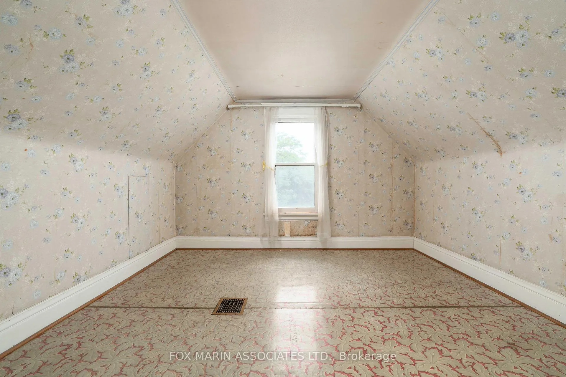 Photo 32 of 25 Wanda Road, Toronto, High Park North — HOMEH
