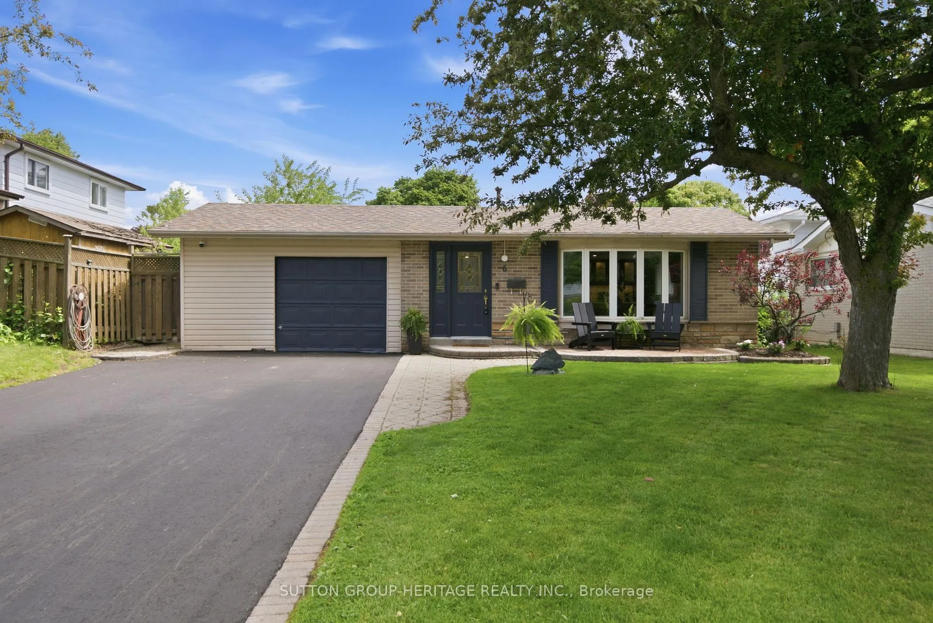 Photo 1 of 6 Lewin Crescent, Ajax, South East — HOMEH