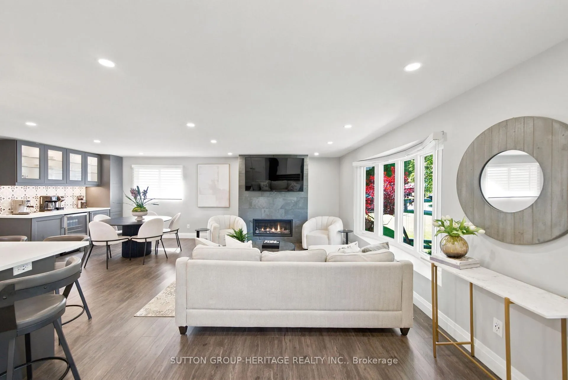 Photo 5 of 6 Lewin Crescent, Ajax, South East — HOMEH