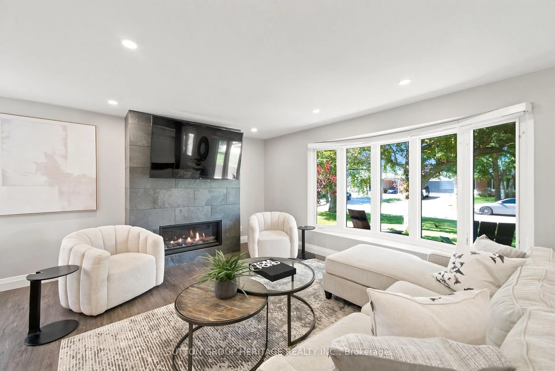 Photo 7 of 6 Lewin Crescent, Ajax, South East — HOMEH