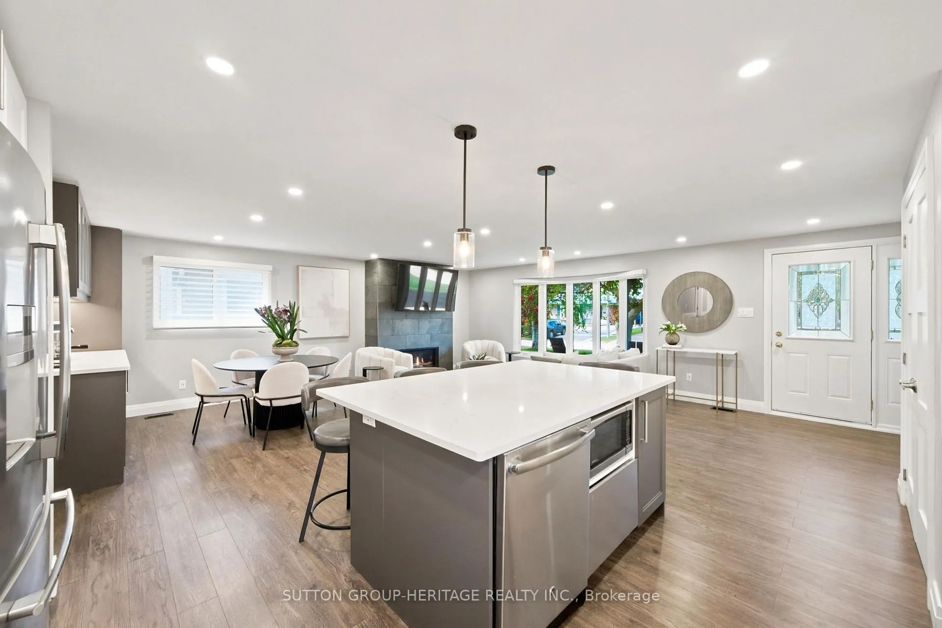 Photo 9 of 6 Lewin Crescent, Ajax, South East — HOMEH