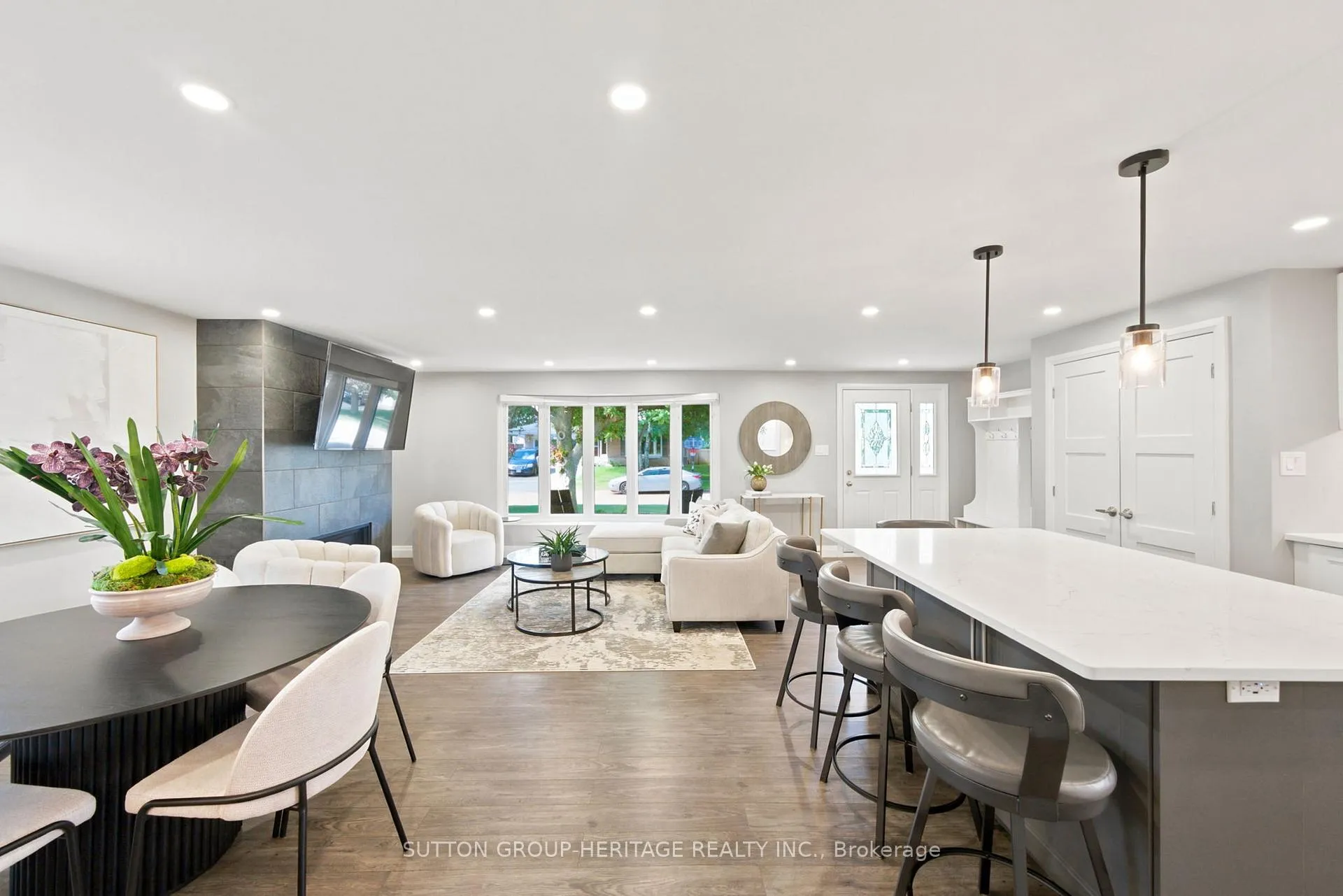 Photo 10 of 6 Lewin Crescent, Ajax, South East — HOMEH