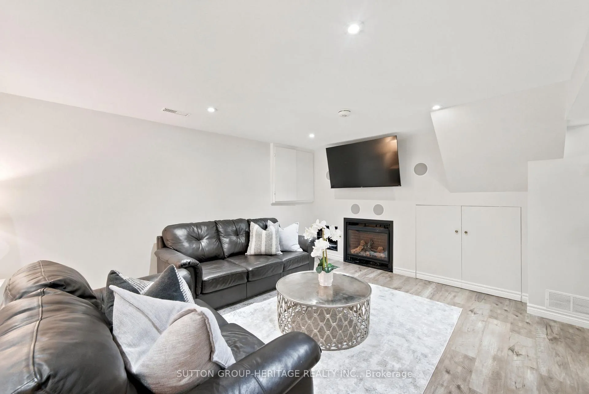 Photo 12 of 6 Lewin Crescent, Ajax, South East — HOMEH