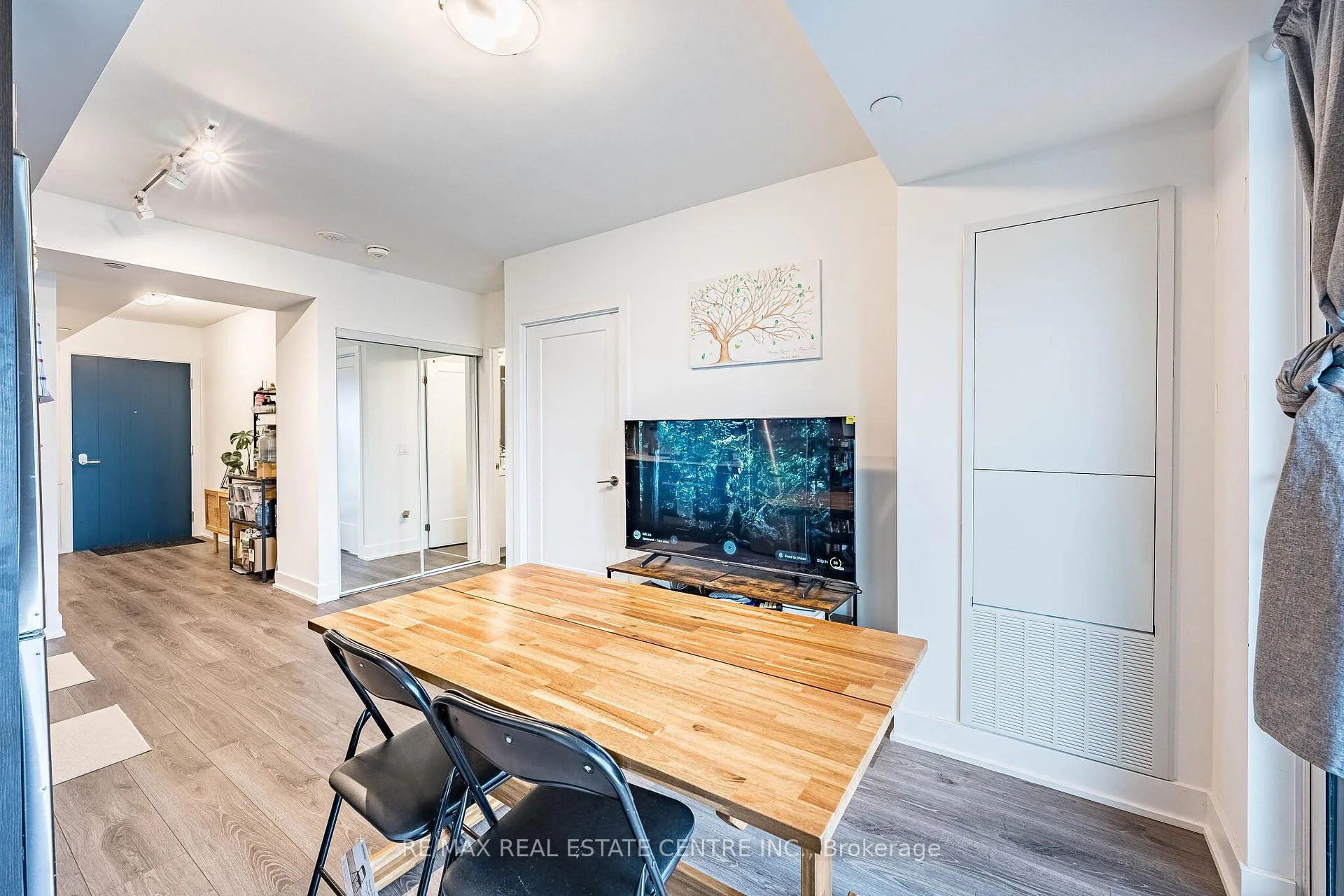 Photo 8 of Unit 2401, 2545 Simcoe St N, Oshawa, Windfields — HOMEH