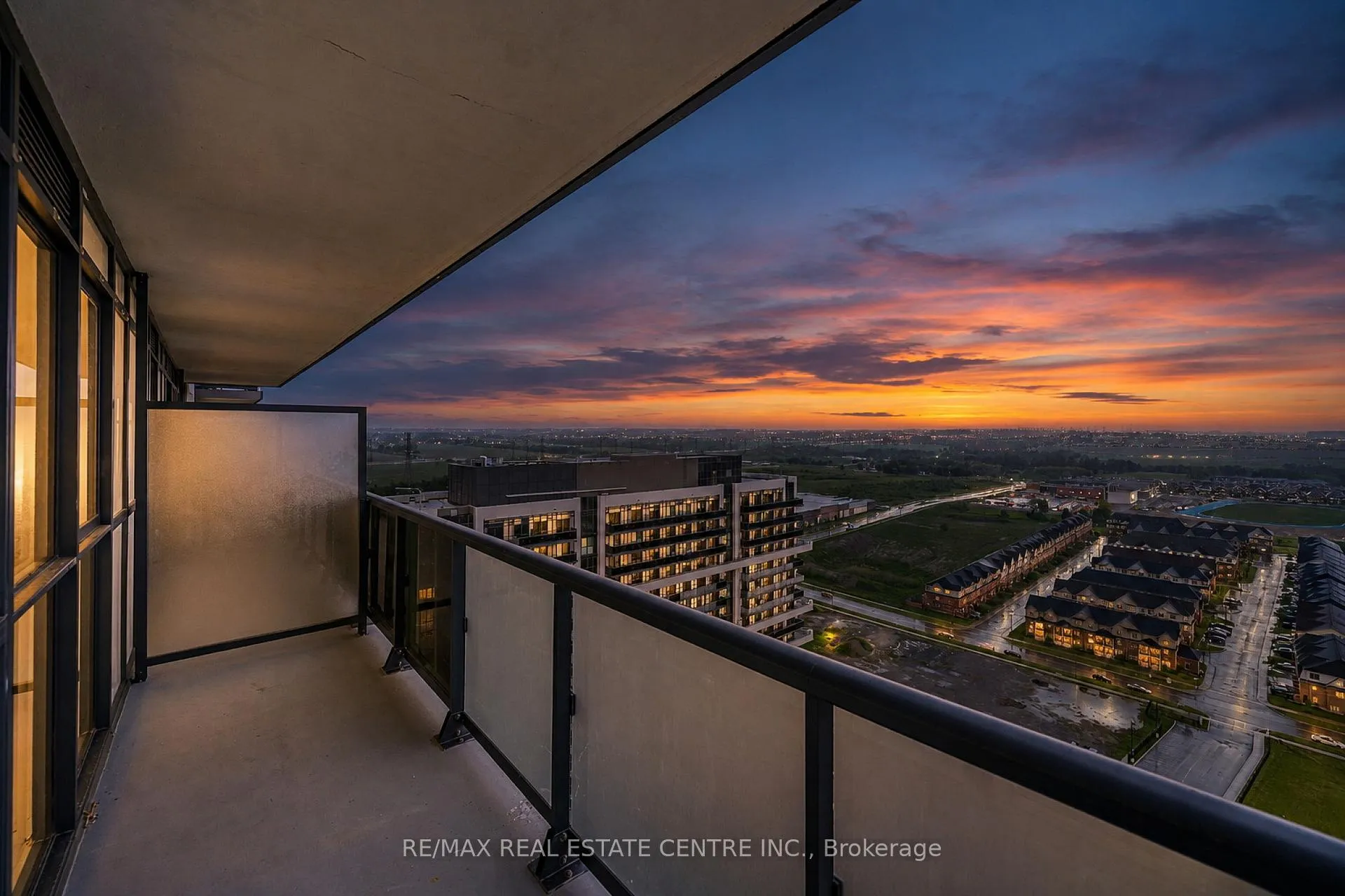Photo 12 of Unit 2401, 2545 Simcoe St N, Oshawa, Windfields — HOMEH