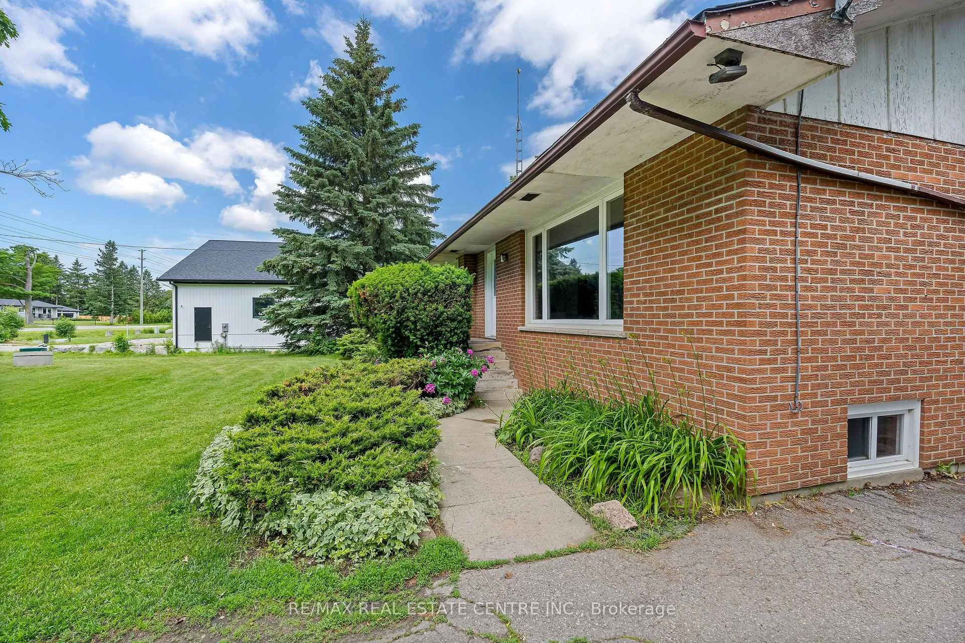 Photo 6 of 9409 Eighth Line, Halton Hills, Rural Halton Hills — HOMEH