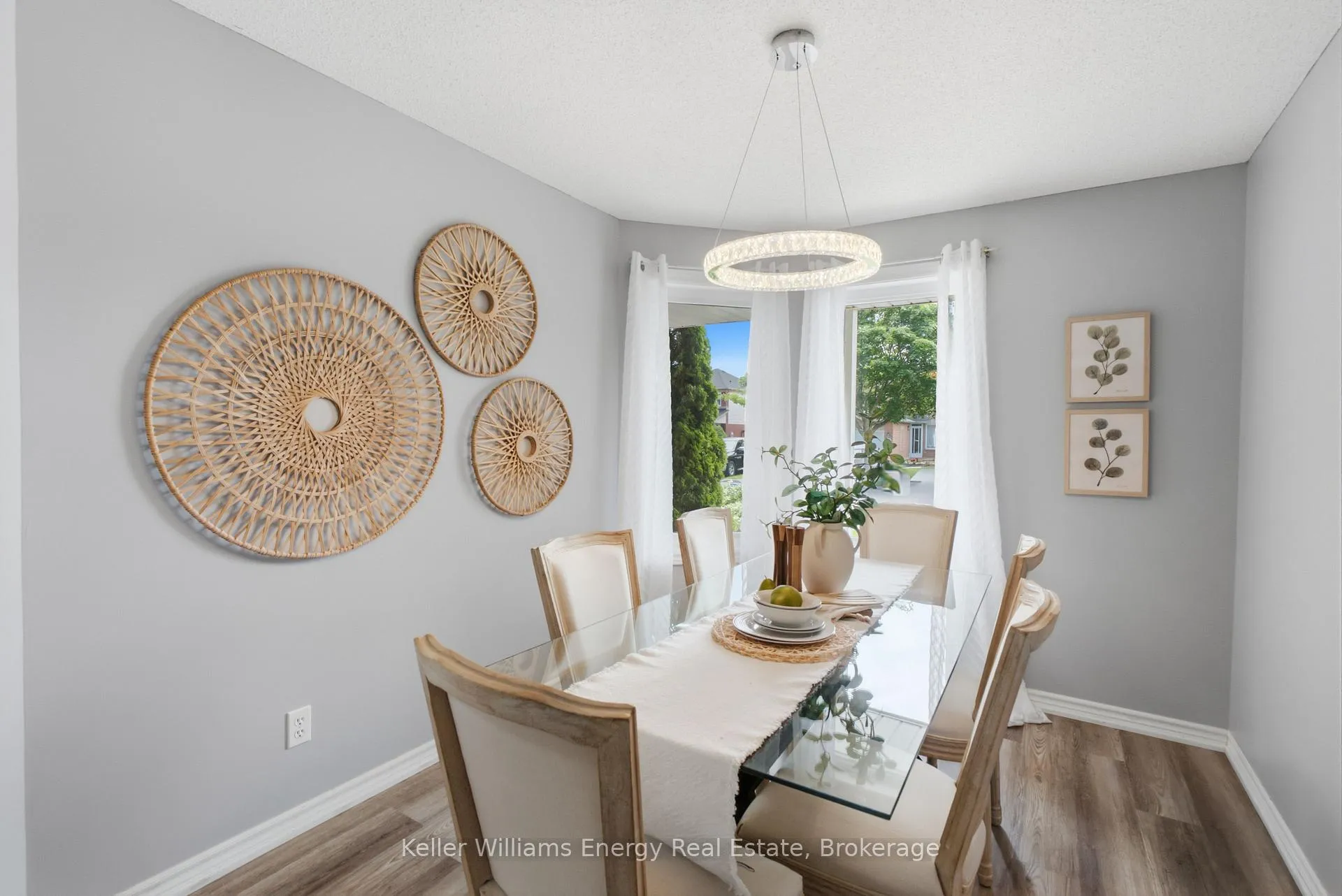 Photo 4 of 16 John Walter Crescent, Clarington, Courtice — HOMEH