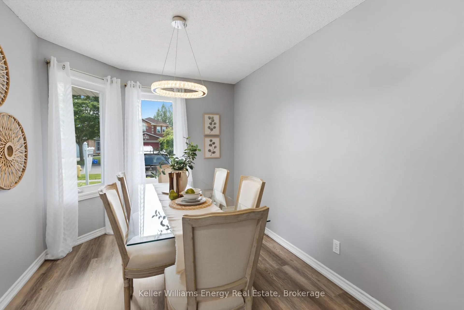 Photo 5 of 16 John Walter Crescent, Clarington, Courtice — HOMEH