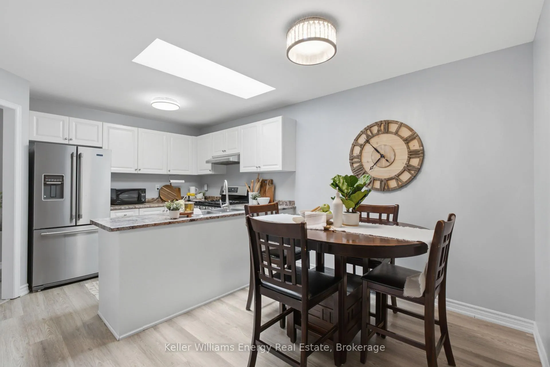 Photo 13 of 16 John Walter Crescent, Clarington, Courtice — HOMEH