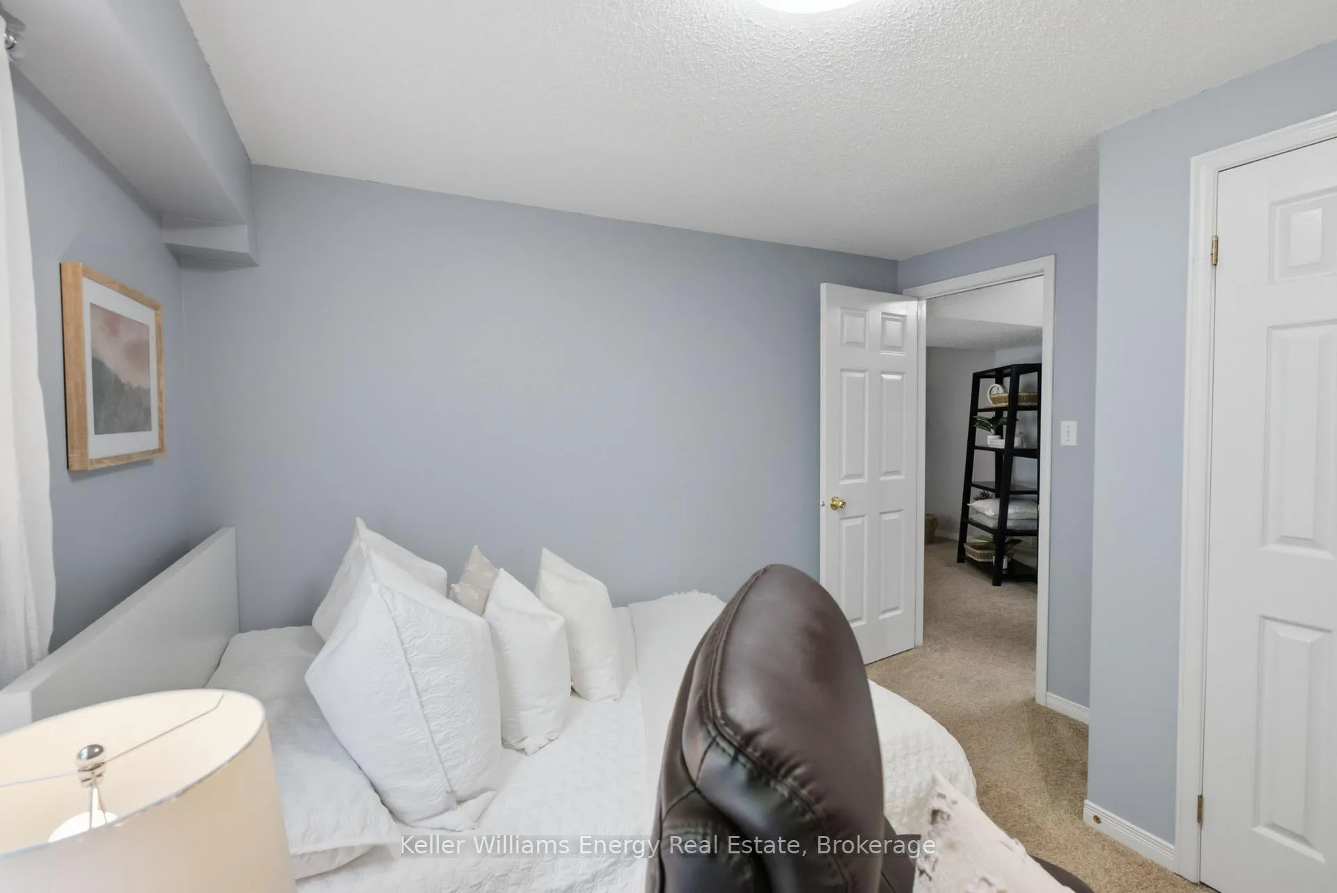 Photo 36 of 16 John Walter Crescent, Clarington, Courtice — HOMEH