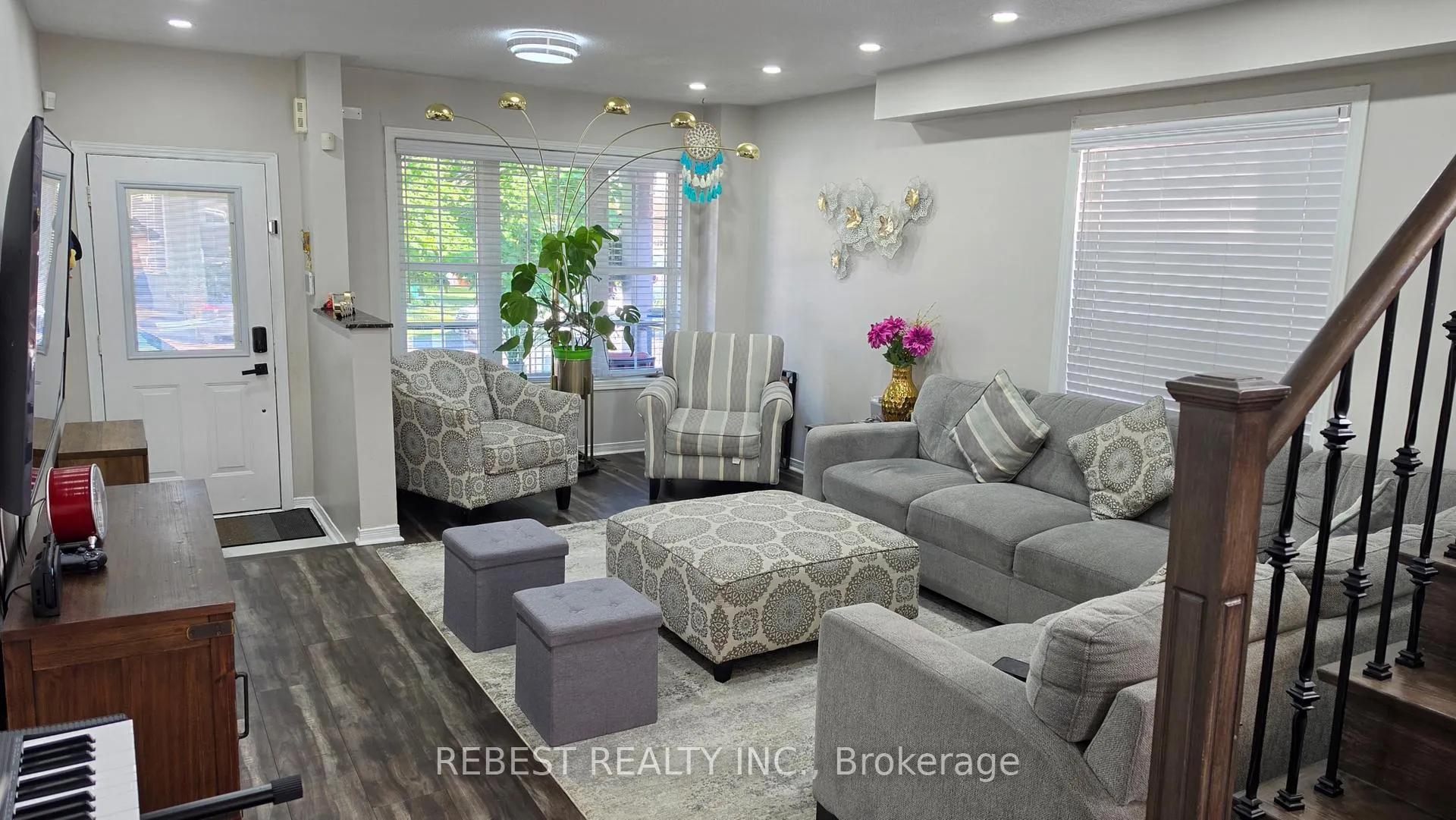 Photo 3 of 128 Starhill Crescent, Brampton, Sandringham-Wellington — HOMEH