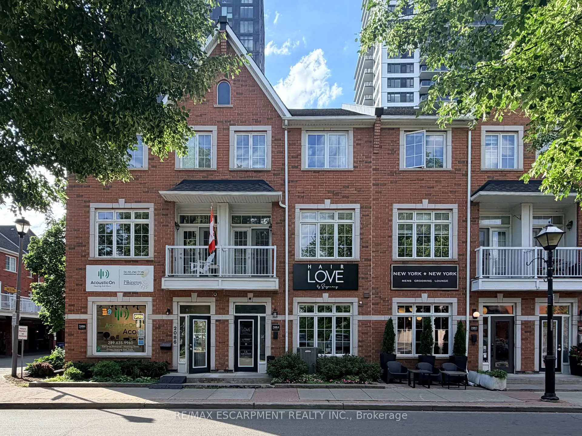 Photo 1 of 2085 Pine Street, Burlington, Brant — HOMEH