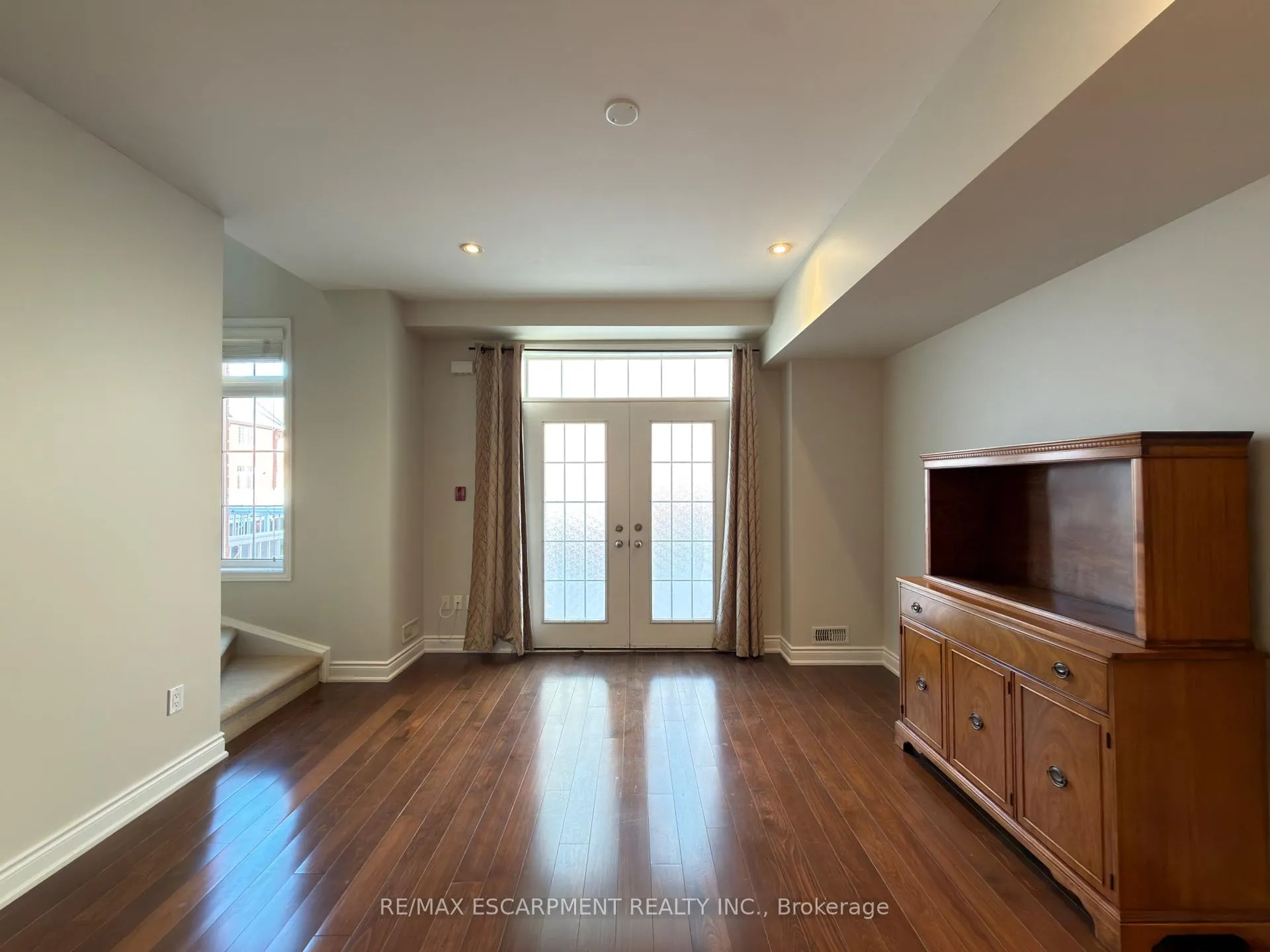 Photo 14 of 2085 Pine Street, Burlington, Brant — HOMEH