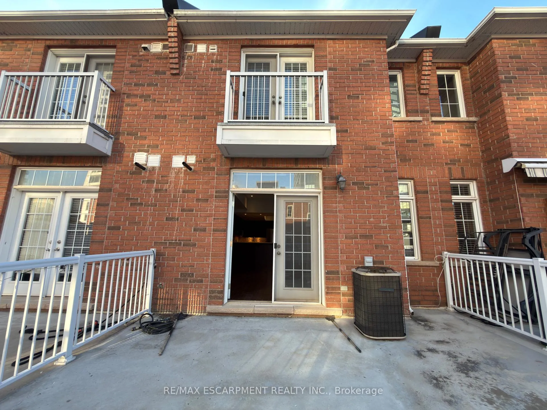 Photo 15 of 2085 Pine Street, Burlington, Brant — HOMEH