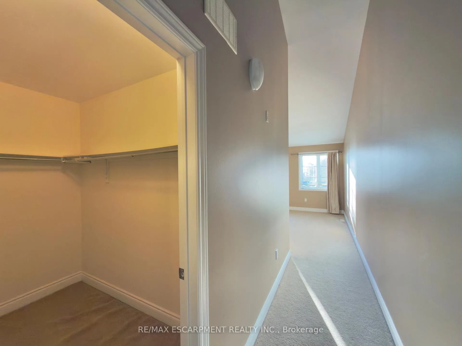 Photo 21 of 2085 Pine Street, Burlington, Brant — HOMEH