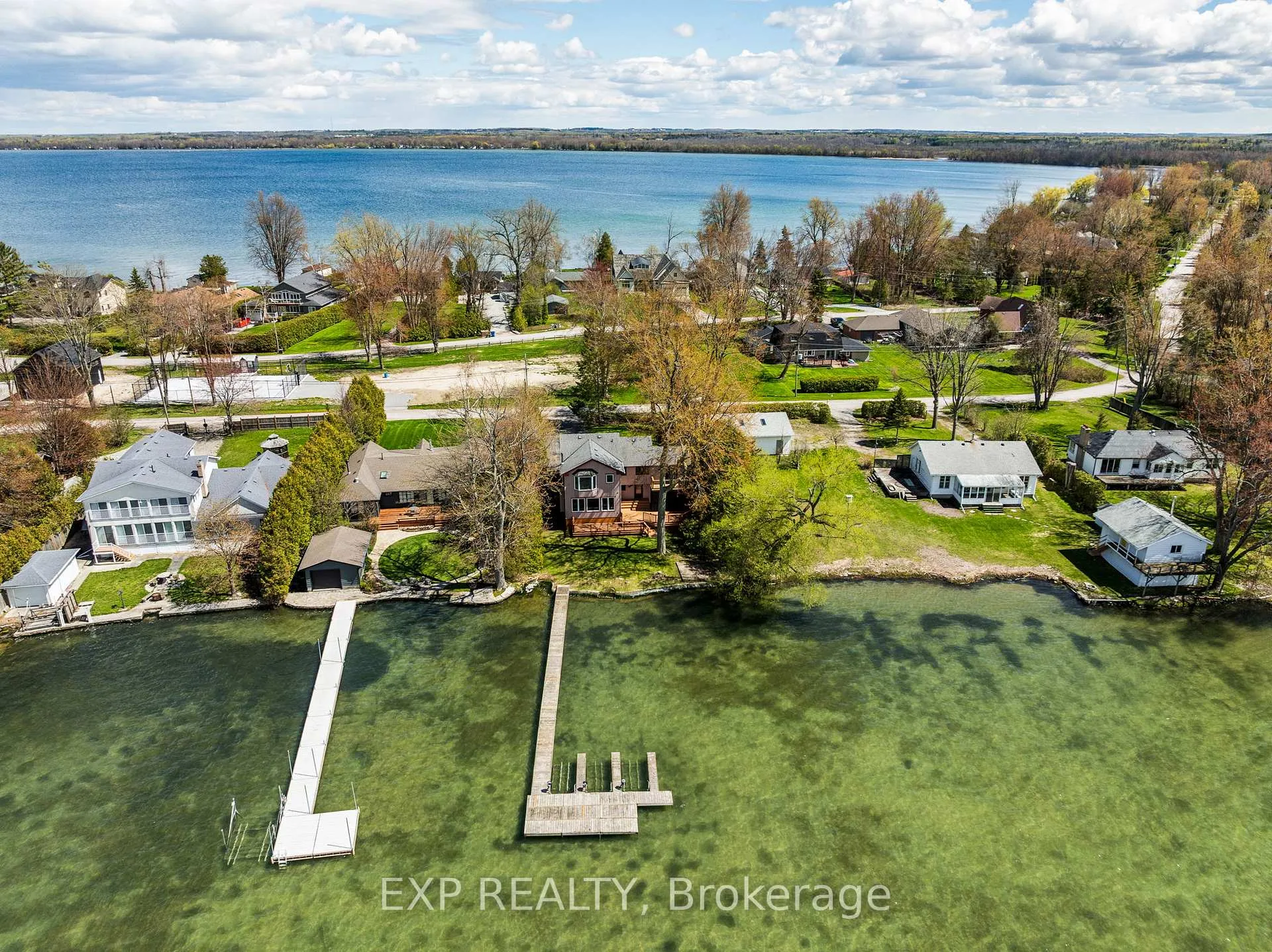 Photo 1 of 582 Duclos Point Road, Georgina, Pefferlaw — HOMEH