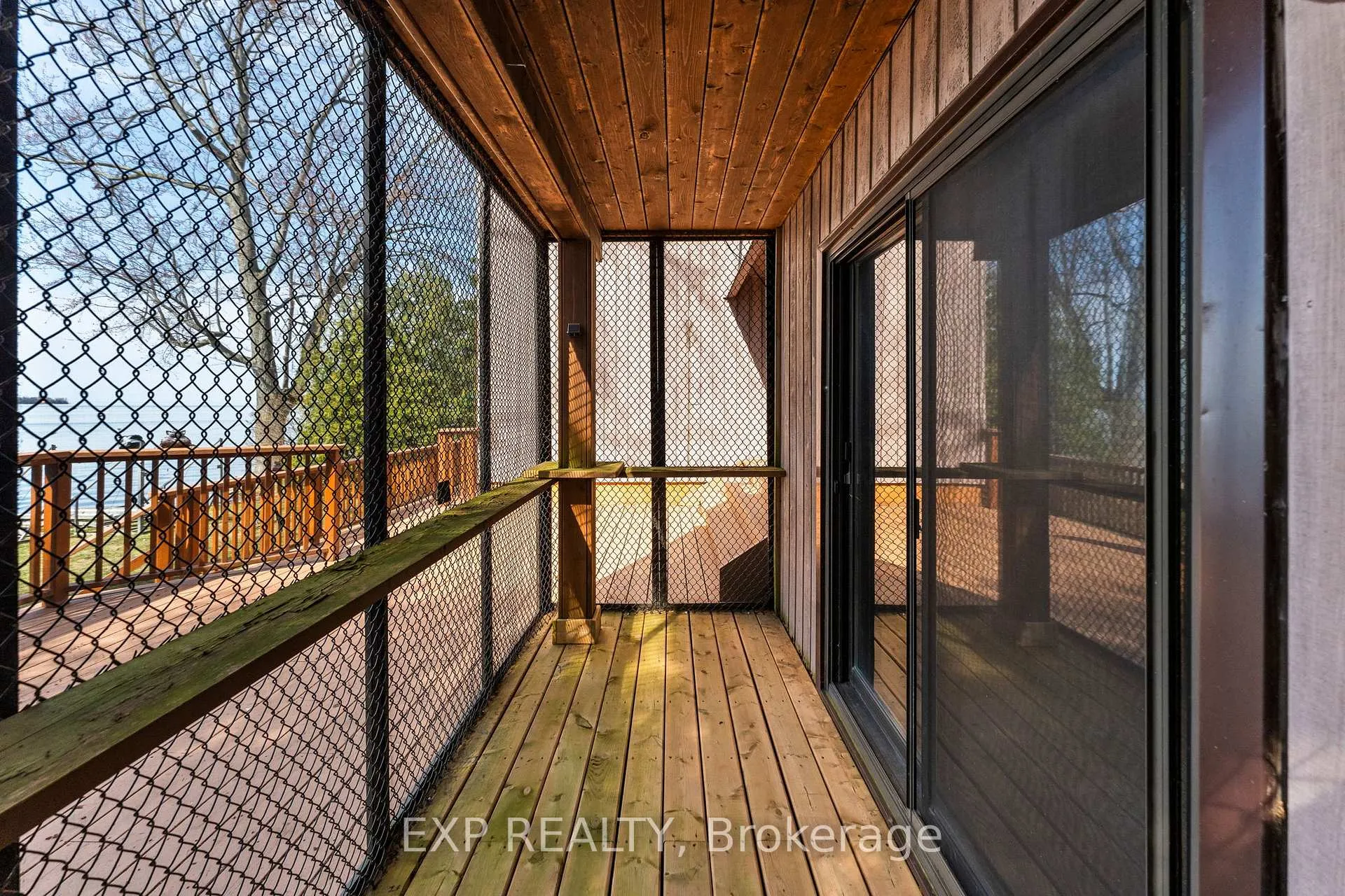 Photo 35 of 582 Duclos Point Road, Georgina, Pefferlaw — HOMEH