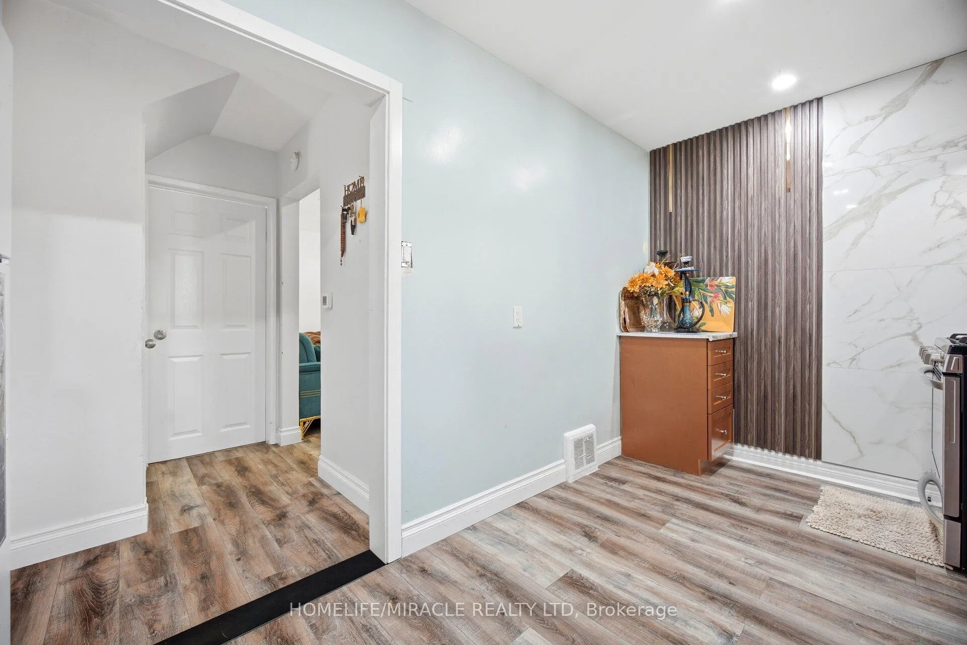 Photo 13 of 18 Glengrove Avenue, Hamilton, McQuesten — HOMEH