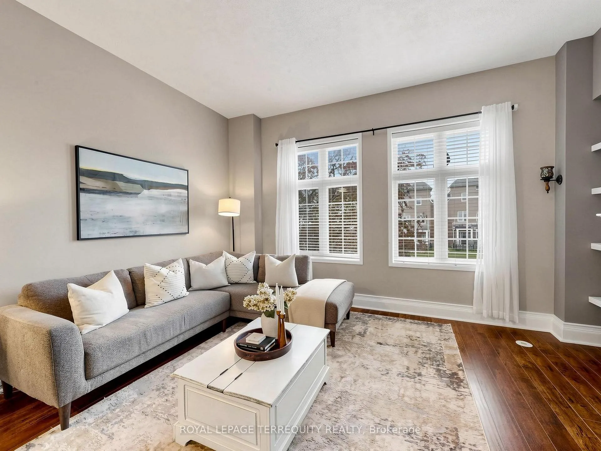 Photo 4 of 61 Sprucedale Way, Whitby, Pringle Creek — HOMEH