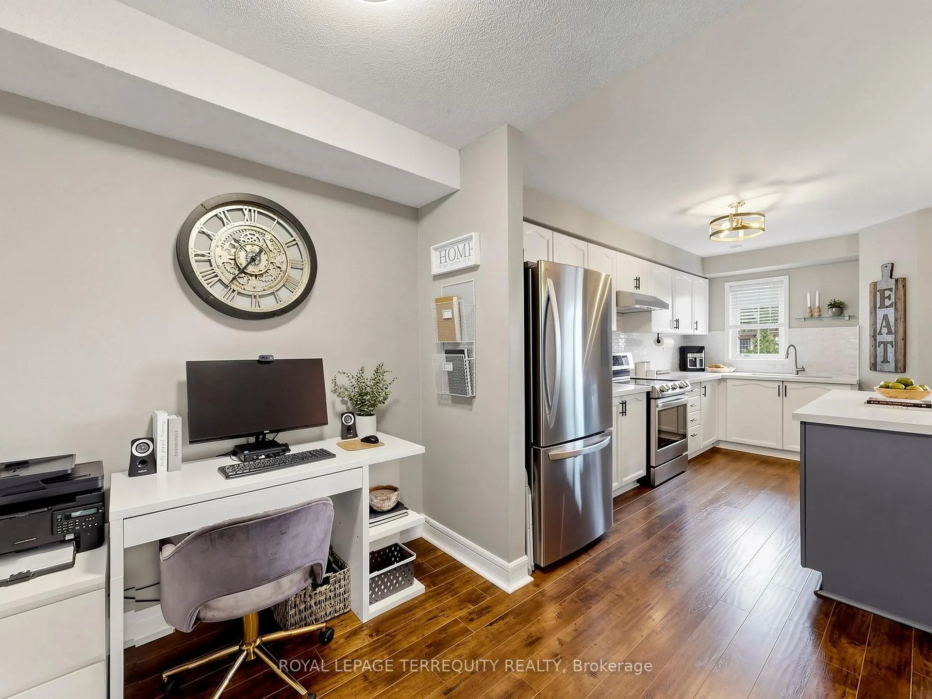 Photo 10 of 61 Sprucedale Way, Whitby, Pringle Creek — HOMEH