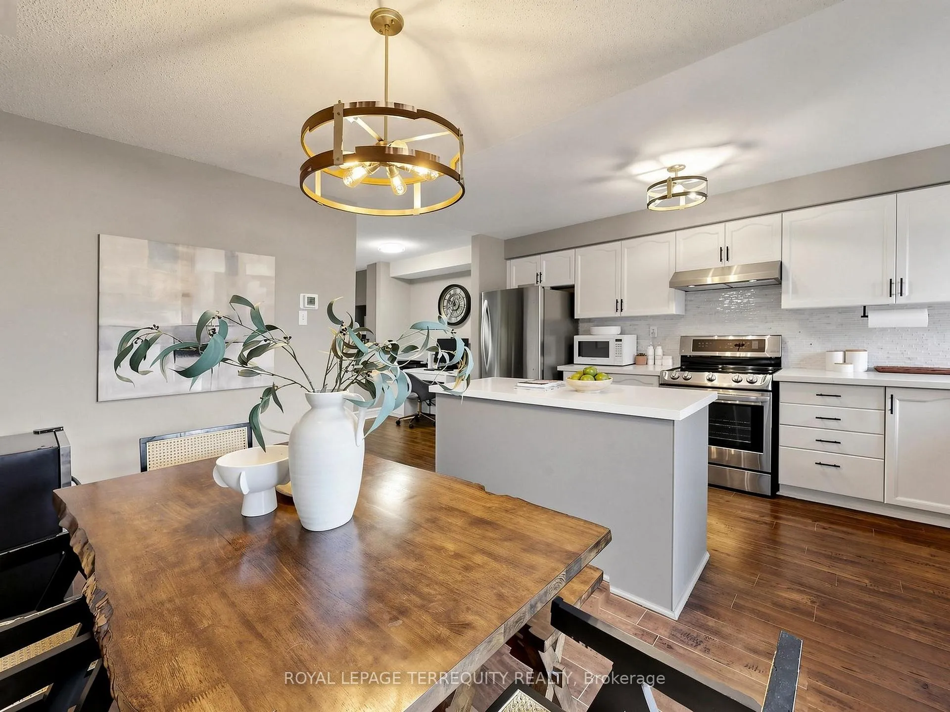 Photo 16 of 61 Sprucedale Way, Whitby, Pringle Creek — HOMEH