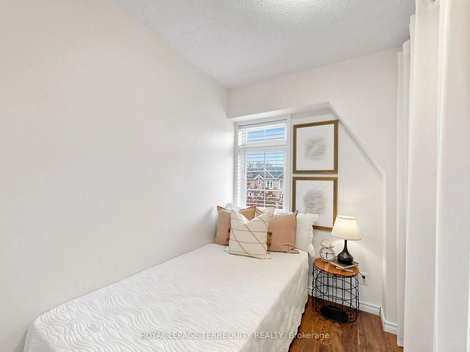Photo 25 of 61 Sprucedale Way, Whitby, Pringle Creek — HOMEH