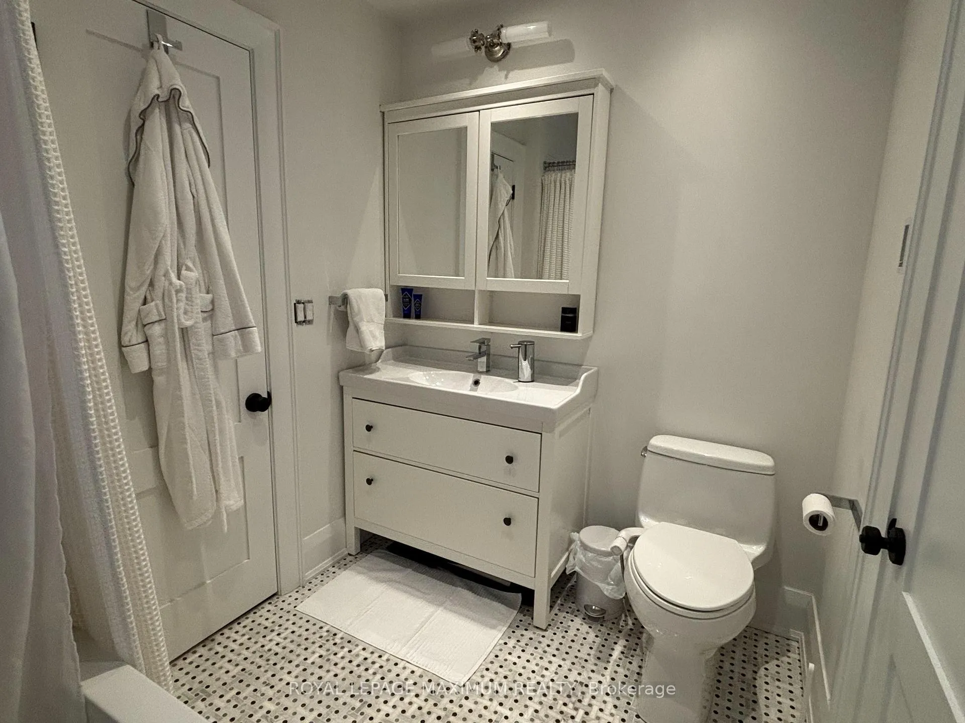 Photo 34 of 47 Vermont Avenue, Toronto, The Annex — HOMEH