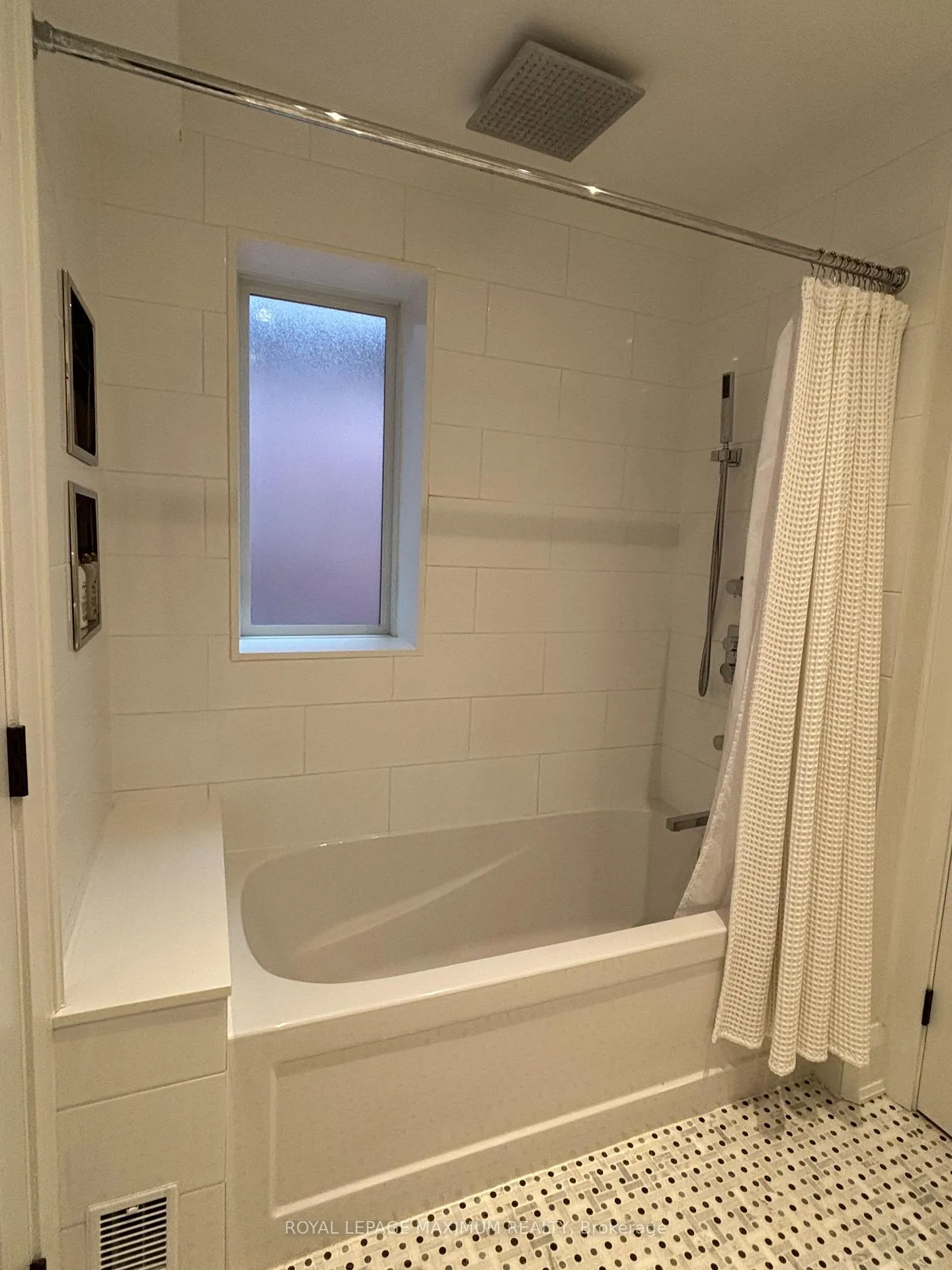 Photo 35 of 47 Vermont Avenue, Toronto, The Annex — HOMEH