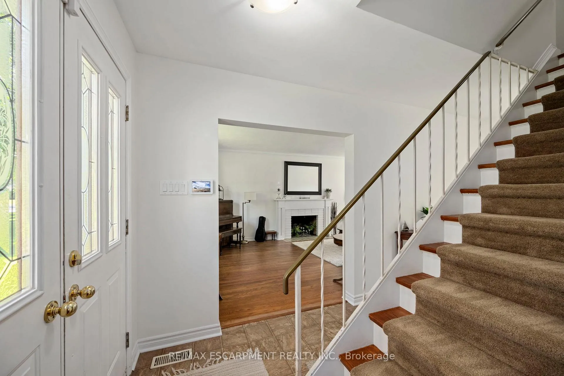 Photo 4 of 50 Queen Mary Crescent, London, North L — HOMEH