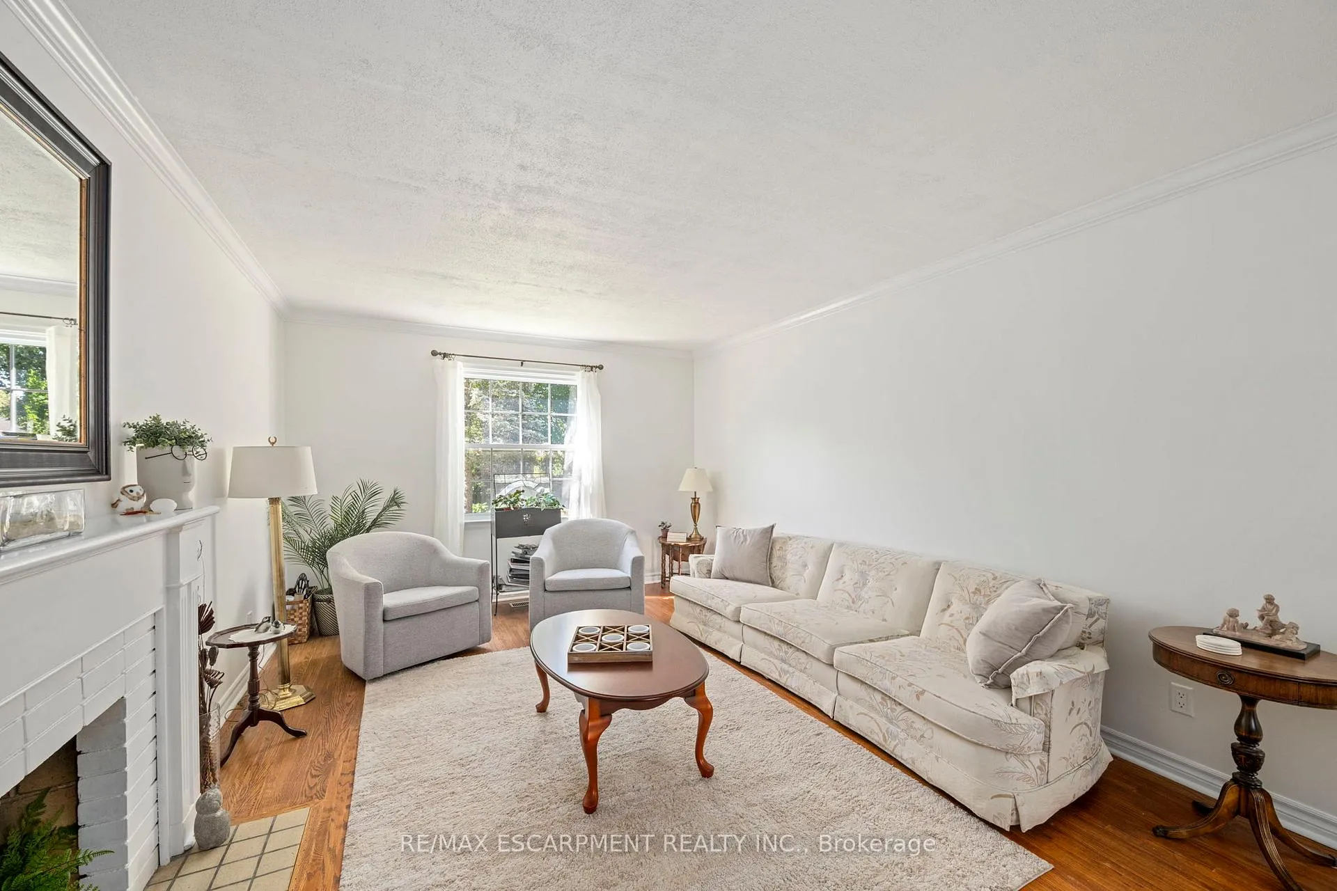 Photo 6 of 50 Queen Mary Crescent, London, North L — HOMEH