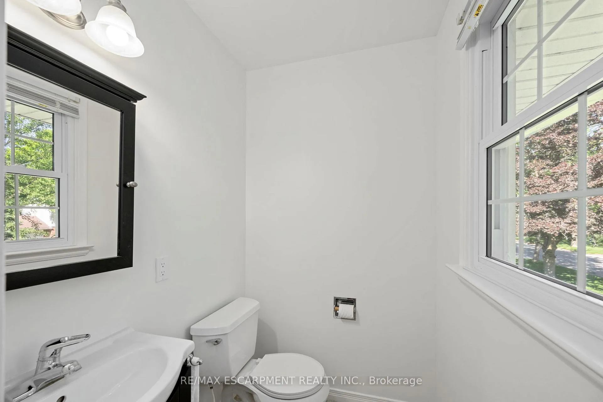 Photo 21 of 50 Queen Mary Crescent, London, North L — HOMEH