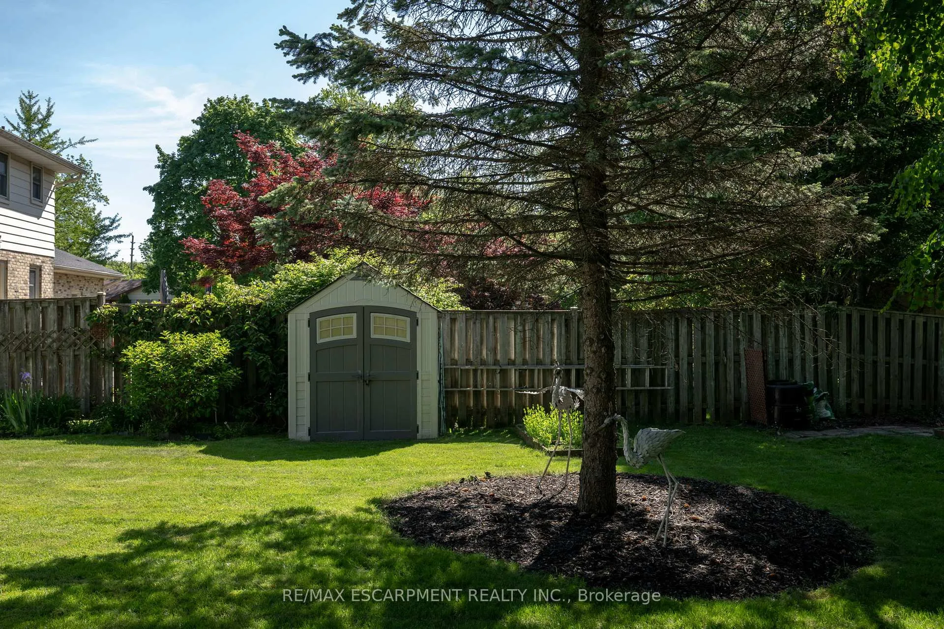 Photo 38 of 50 Queen Mary Crescent, London, North L — HOMEH