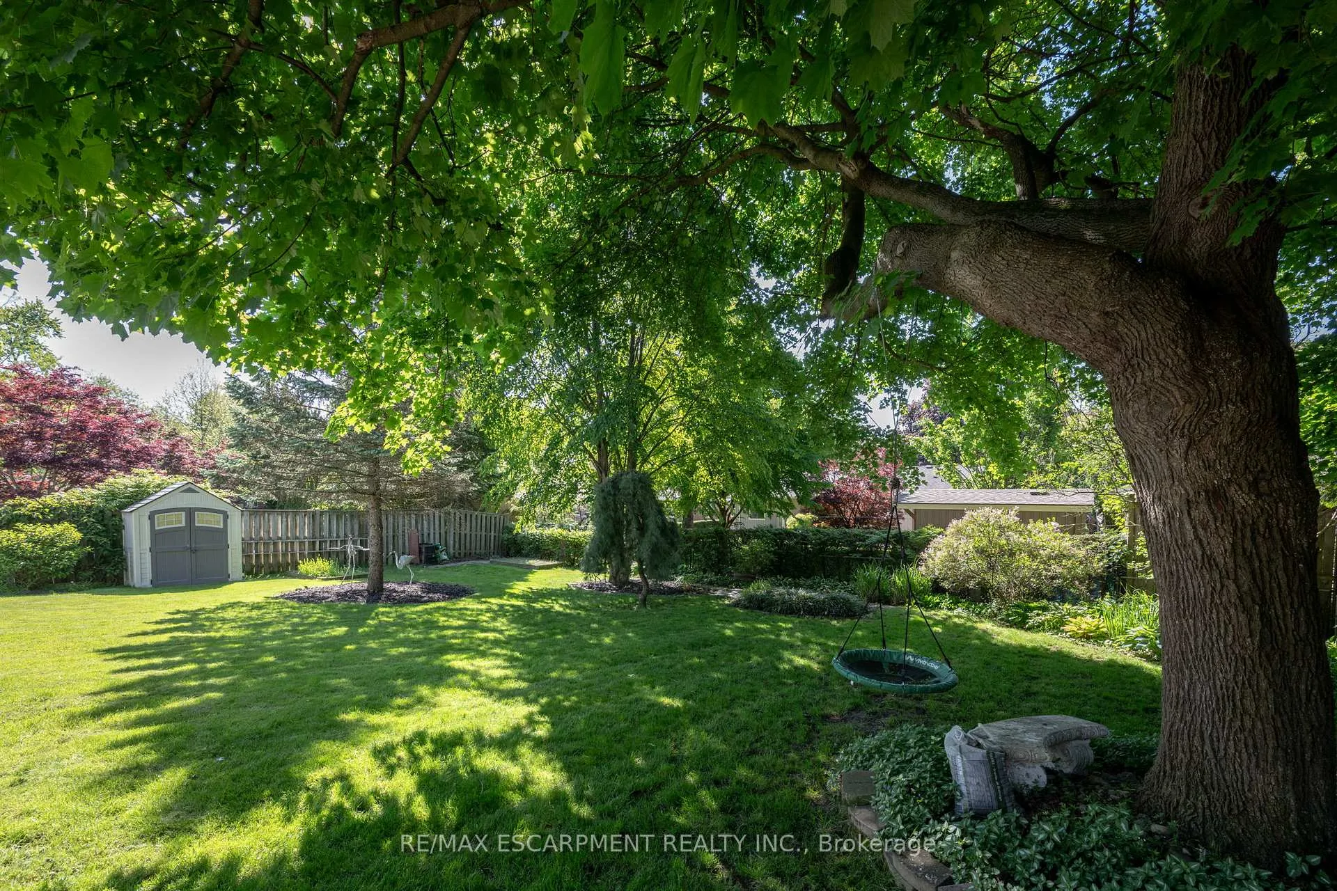 Photo 39 of 50 Queen Mary Crescent, London, North L — HOMEH