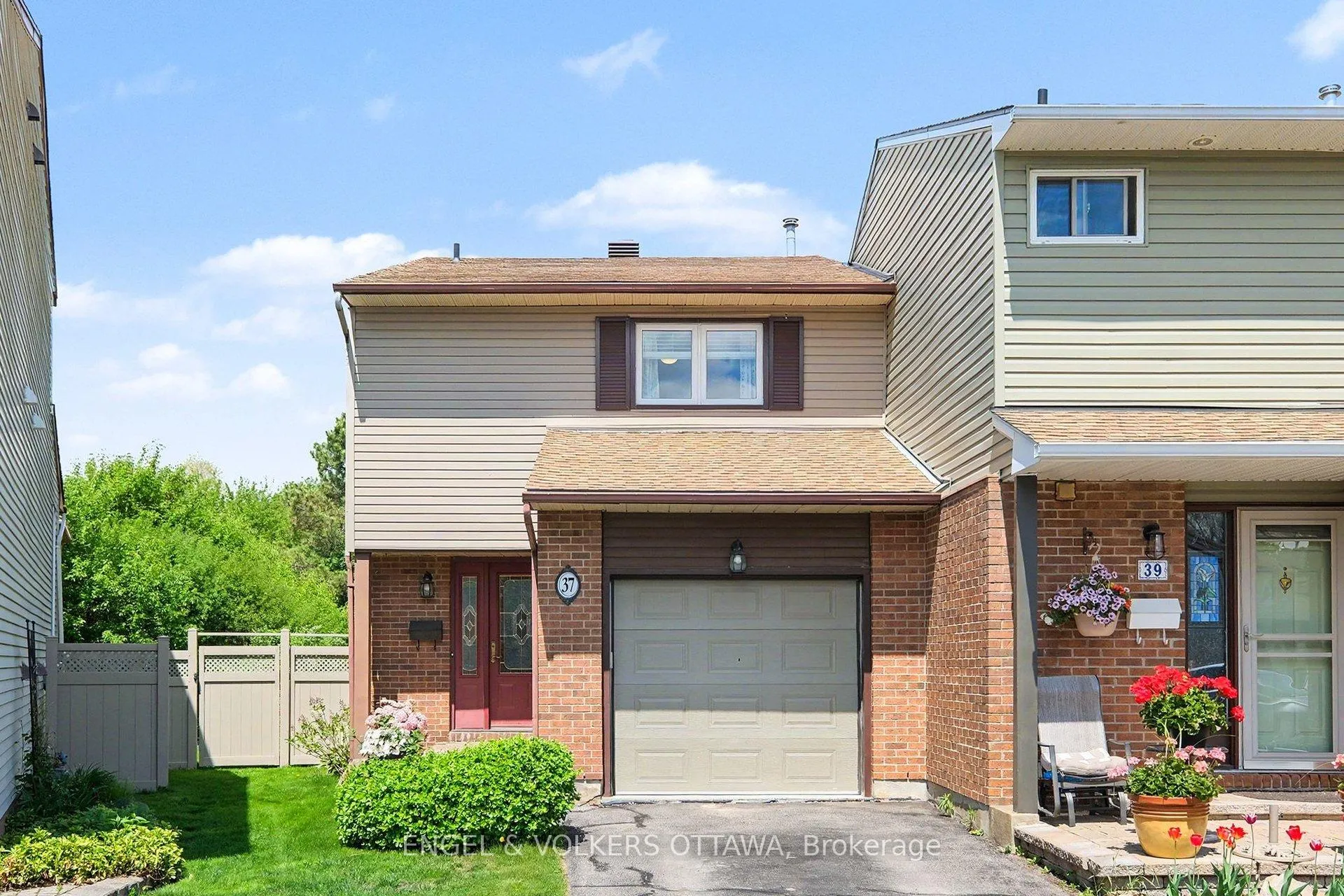 Photo 2 of 37 Gentle Gate Crescent, Ottawa, Hunt Club Park/Greenboro — HOMEH