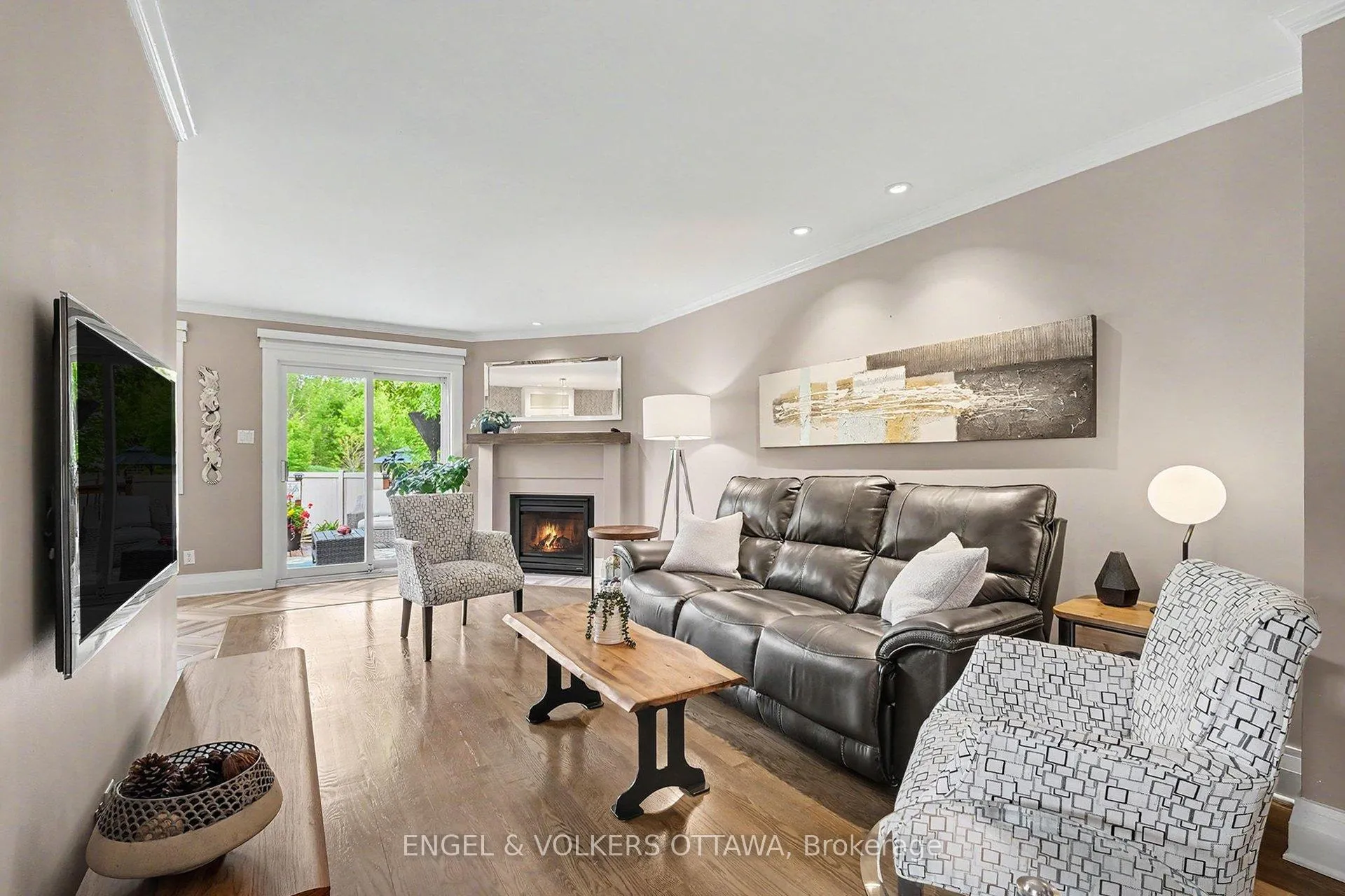 Photo 6 of 37 Gentle Gate Crescent, Ottawa, Hunt Club Park/Greenboro — HOMEH
