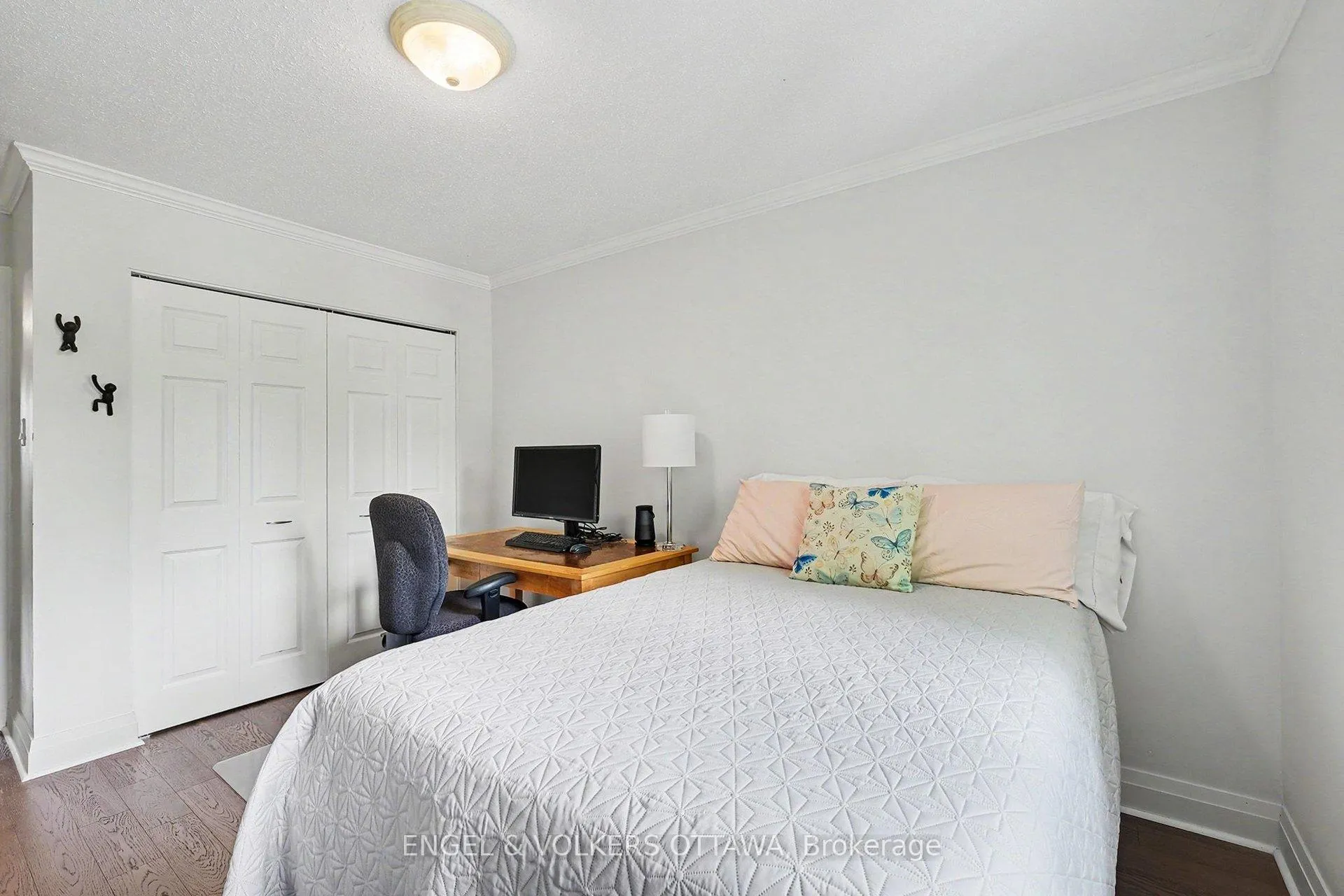 Photo 22 of 37 Gentle Gate Crescent, Ottawa, Hunt Club Park/Greenboro — HOMEH
