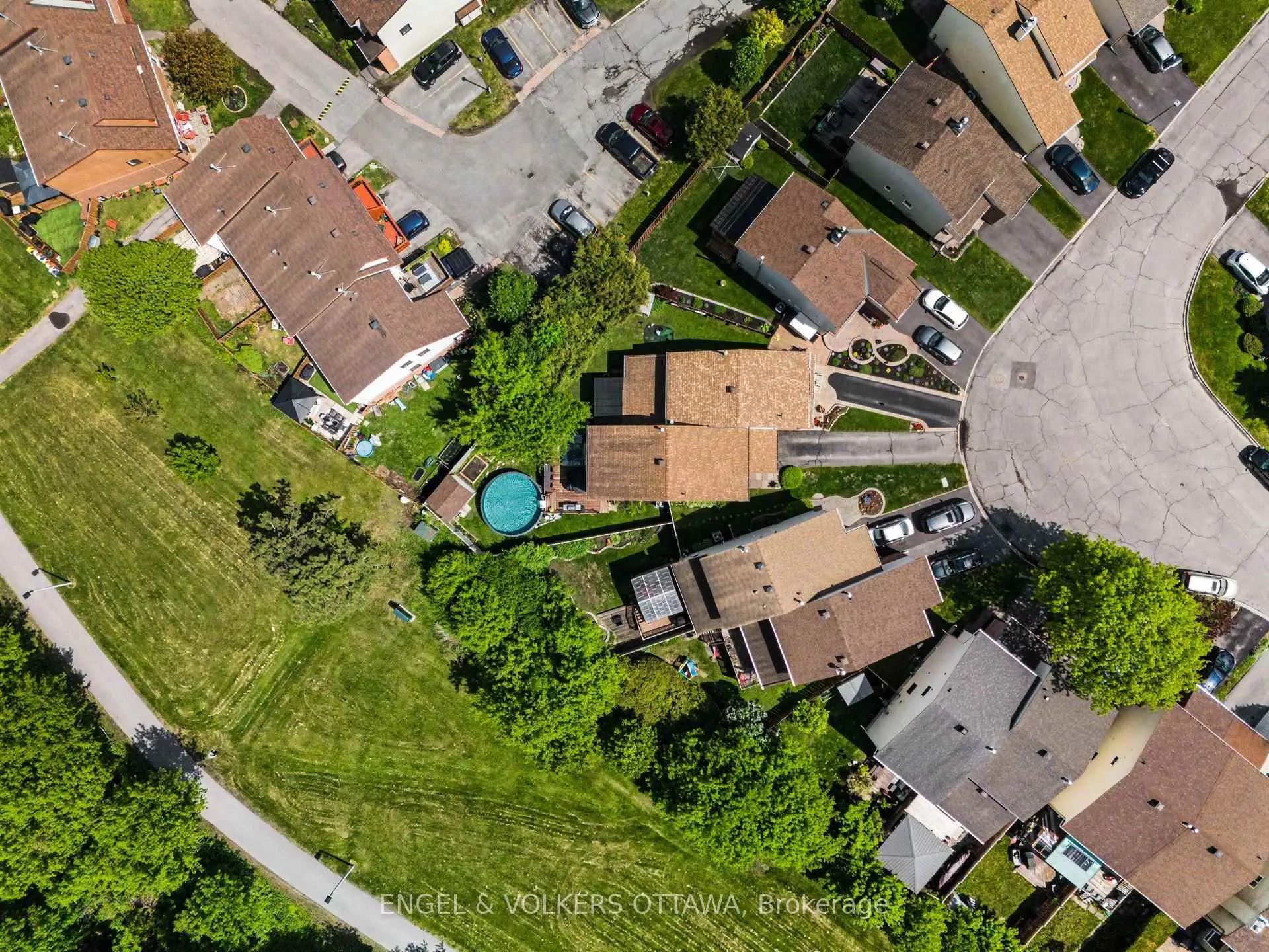 Photo 31 of 37 Gentle Gate Crescent, Ottawa, Hunt Club Park/Greenboro — HOMEH