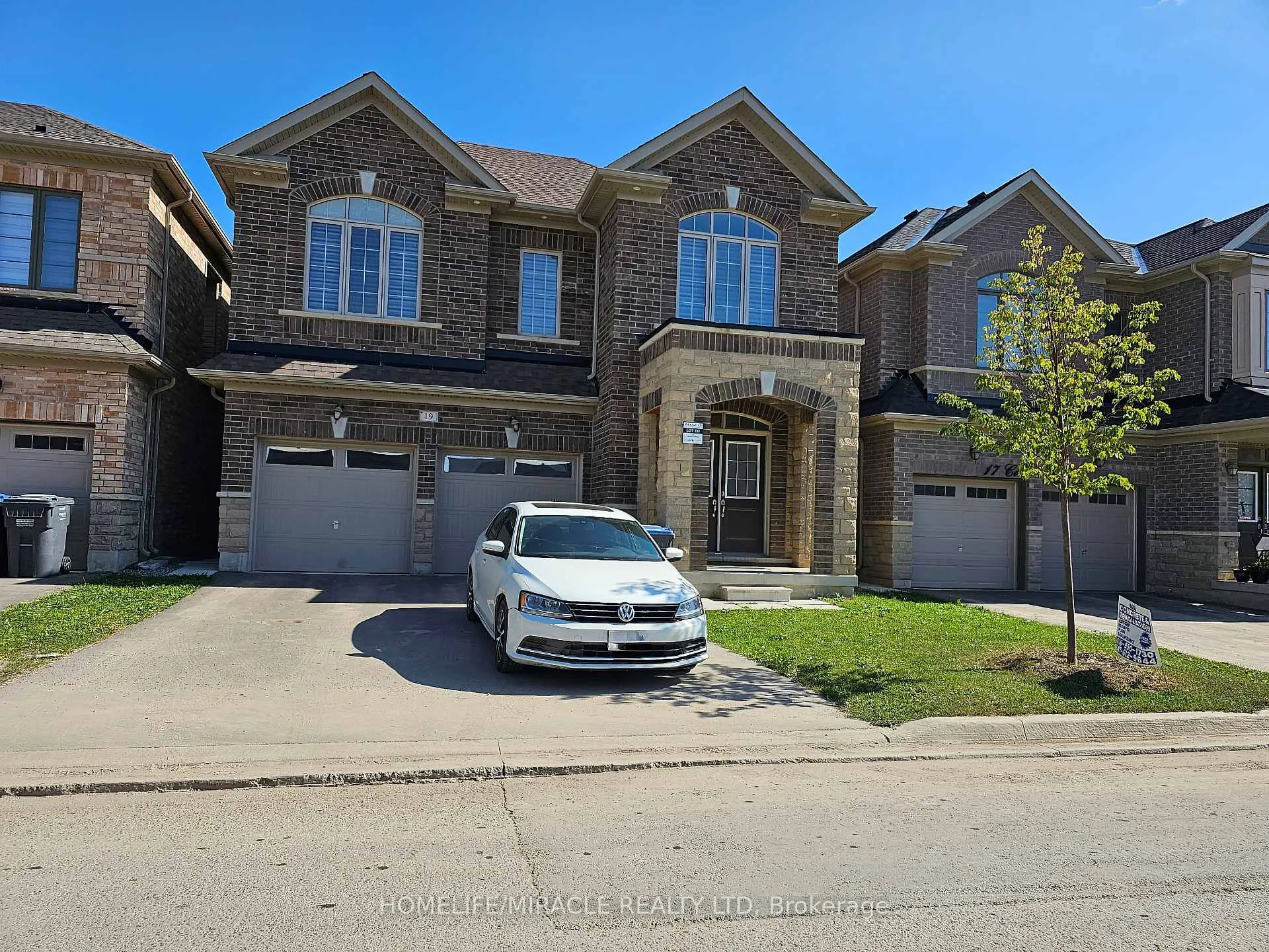 Front of Unit (Basmt), 19 Cobriza Crescent