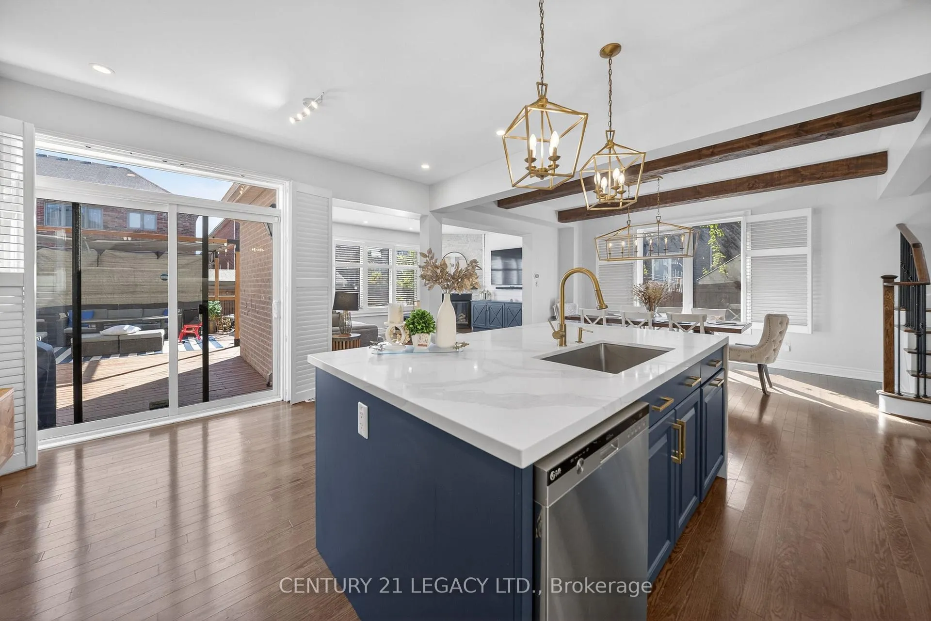 Photo 3 of 33 Andretti Crescent, Brampton, Credit Valley — HOMEH