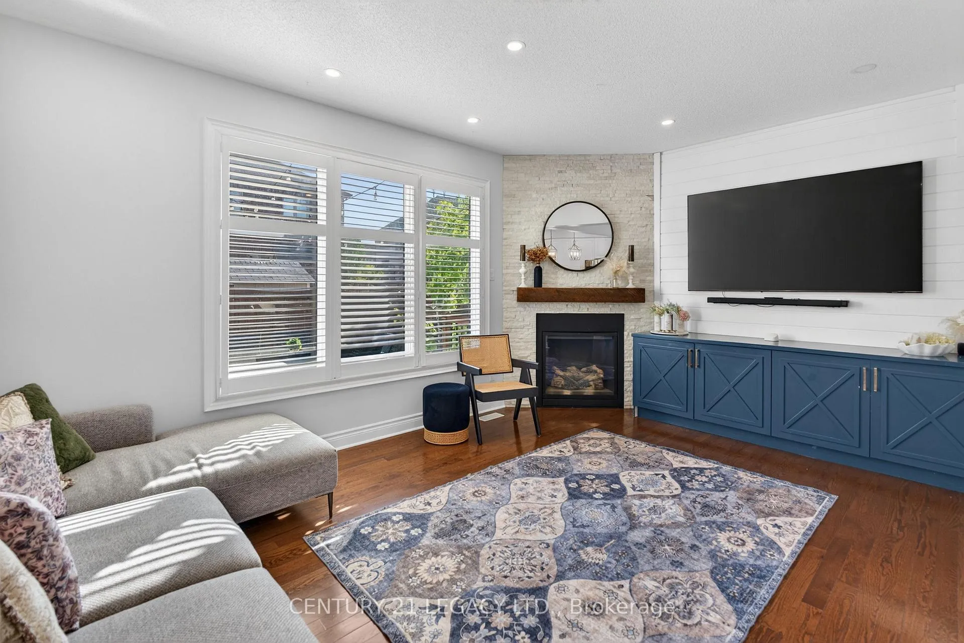 Photo 9 of 33 Andretti Crescent, Brampton, Credit Valley — HOMEH