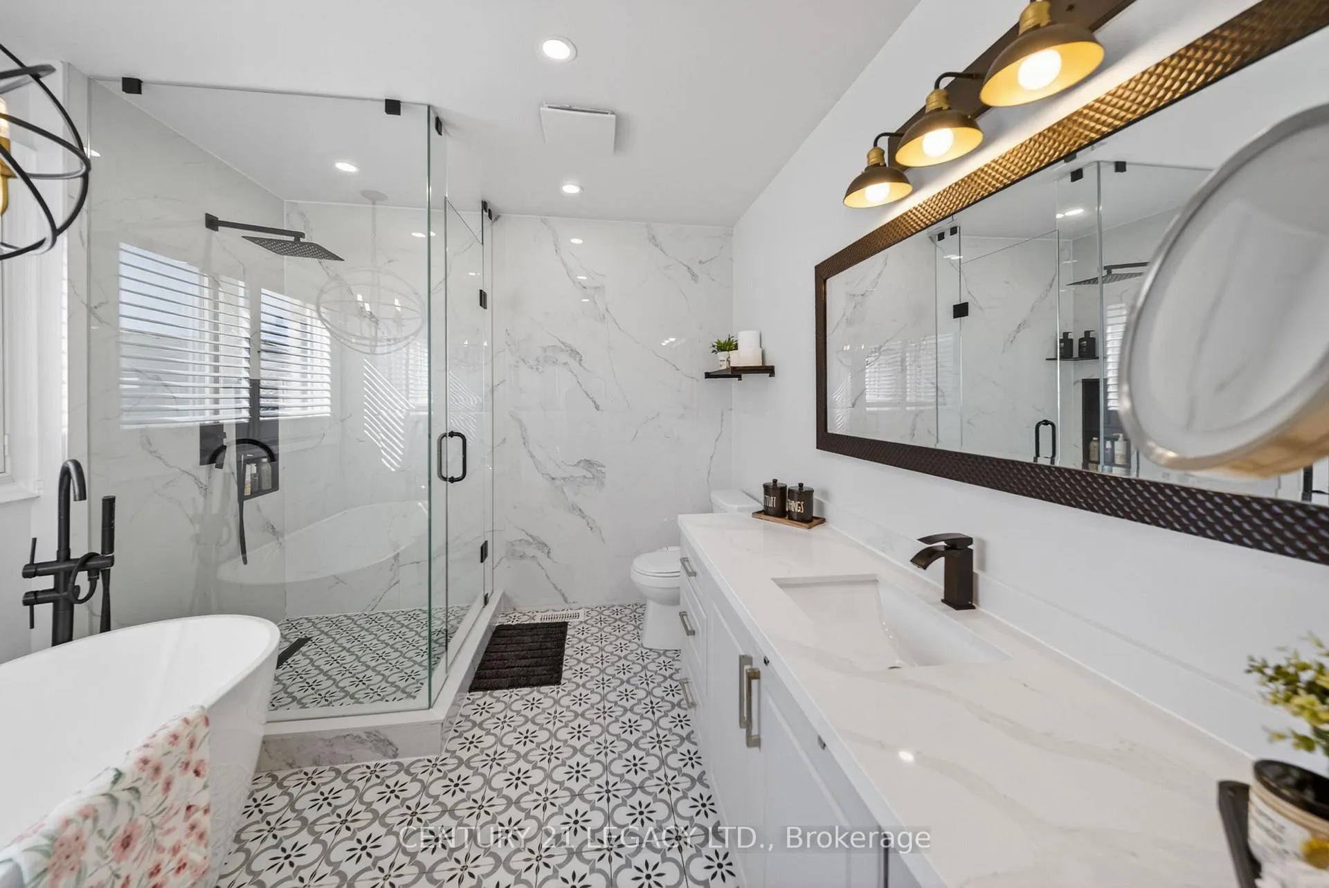 Photo 21 of 33 Andretti Crescent, Brampton, Credit Valley — HOMEH