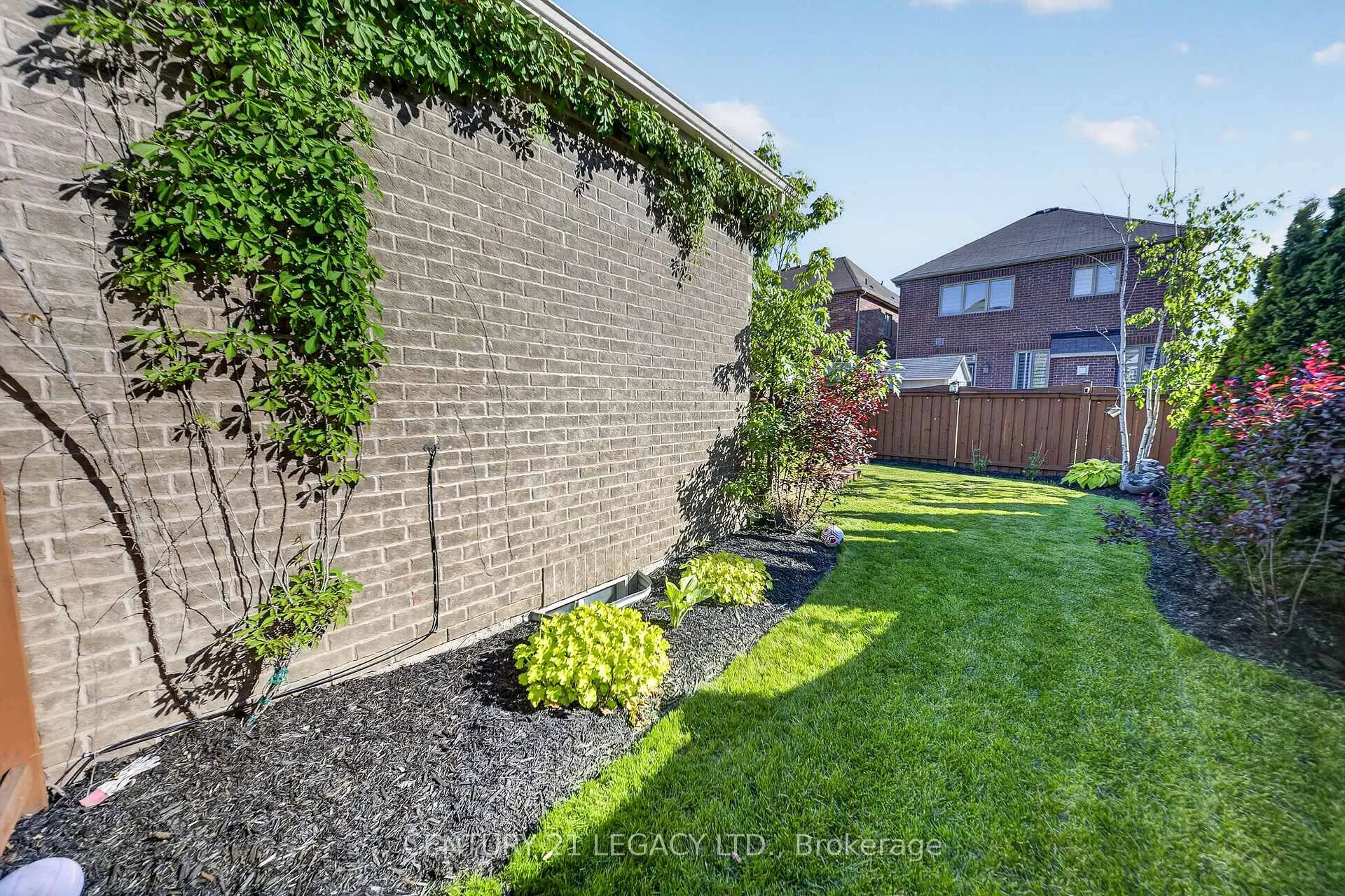 Photo 45 of 33 Andretti Crescent, Brampton, Credit Valley — HOMEH