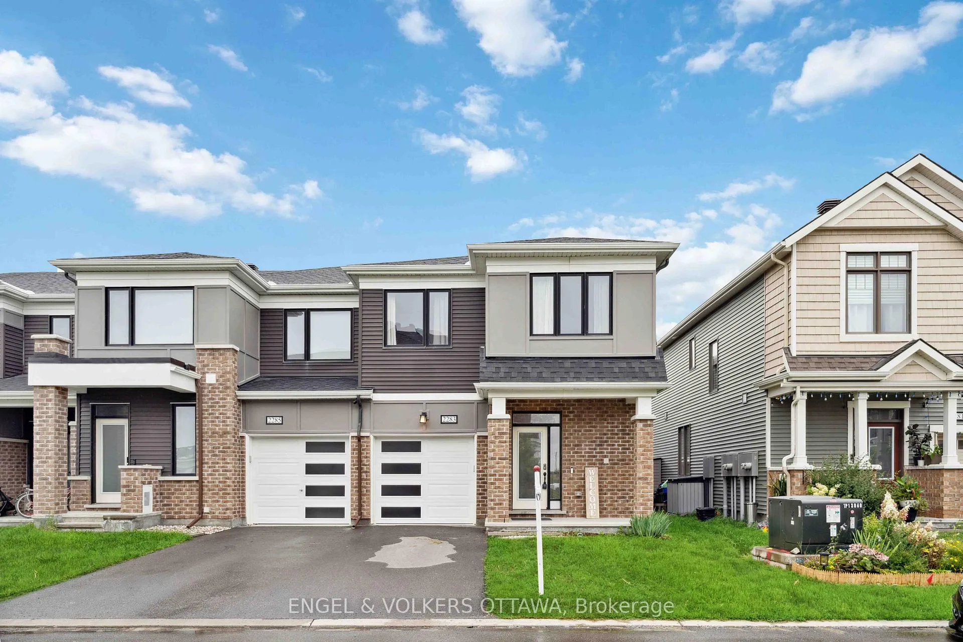 Photo 1 of 2283 Watercolours Way, Ottawa, Barrhaven - Half Moon Bay — HOMEH