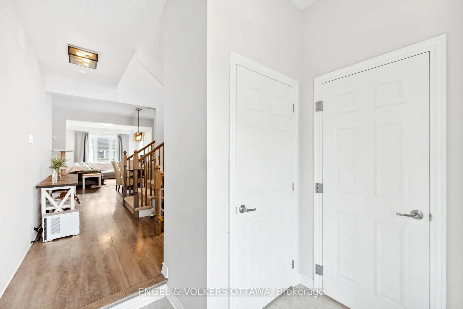 Photo 6 of 2283 Watercolours Way, Ottawa, Barrhaven - Half Moon Bay — HOMEH