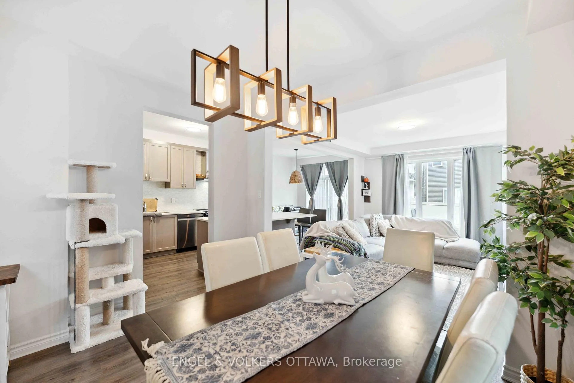 Photo 9 of 2283 Watercolours Way, Ottawa, Barrhaven - Half Moon Bay — HOMEH